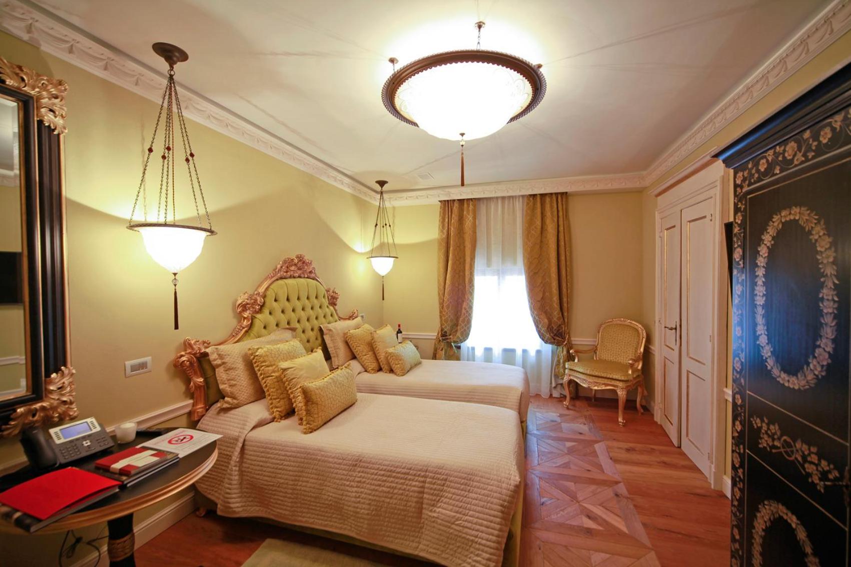 Superior Double or Twin Room photo 3