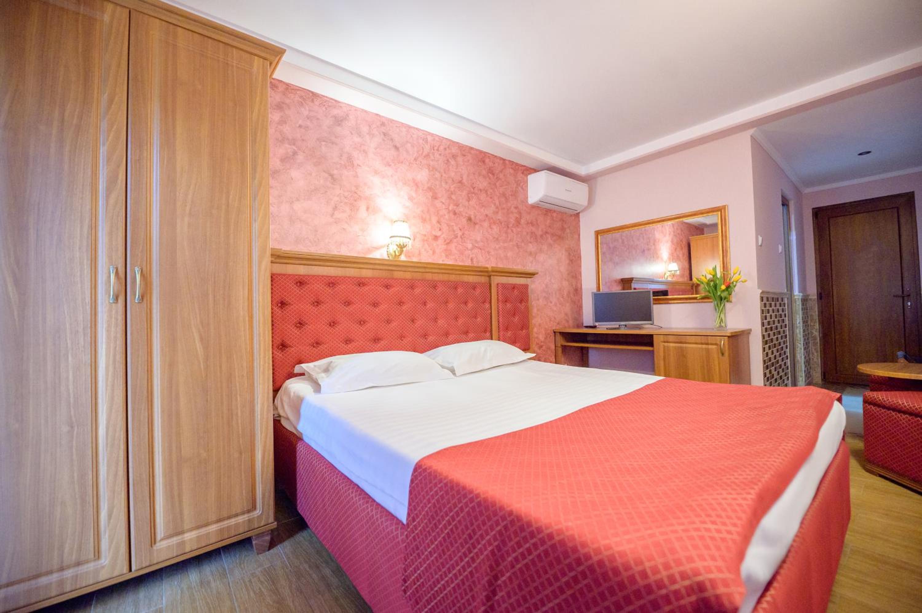Double or Twin Room photo 3