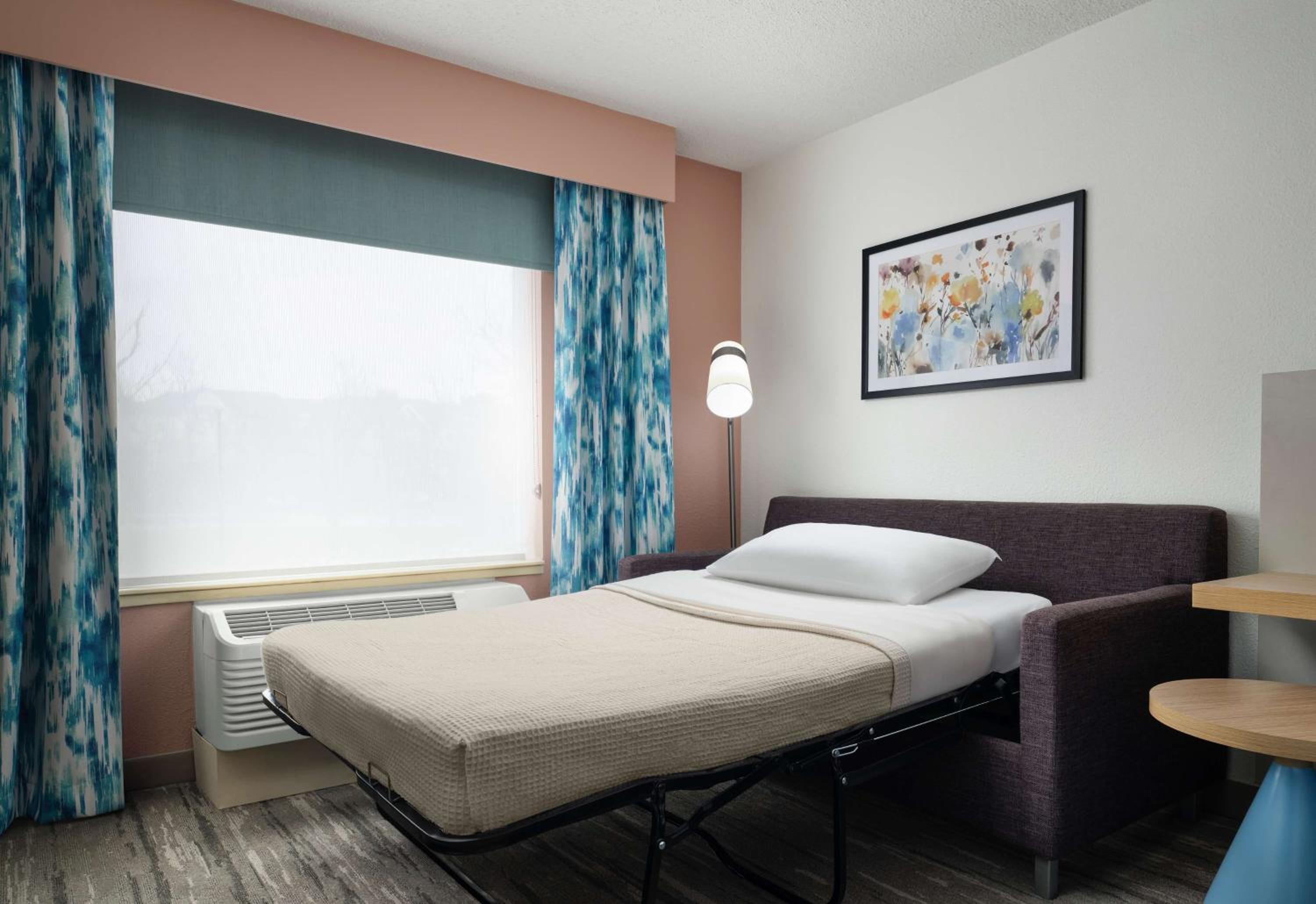 King Room with Sofa Bed - Evolution - Non-Smoking - Photo 4