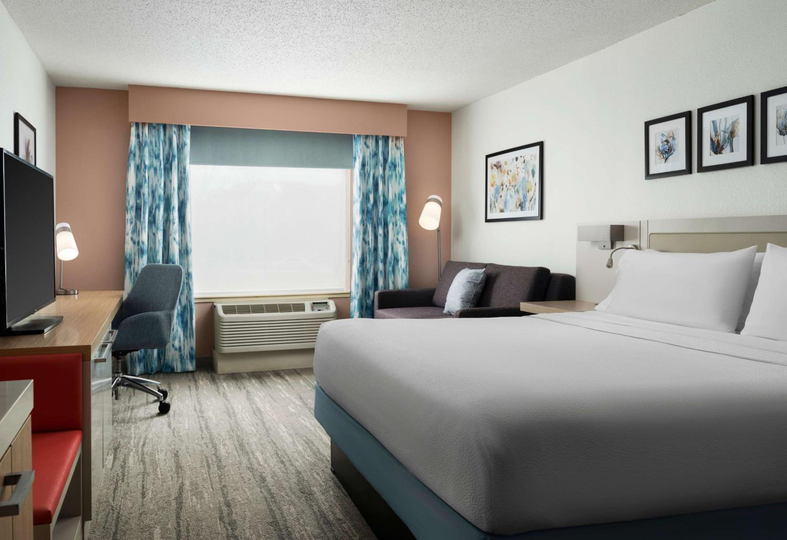 King Room with Sofa Bed - Evolution - Non-Smoking - Photo 1