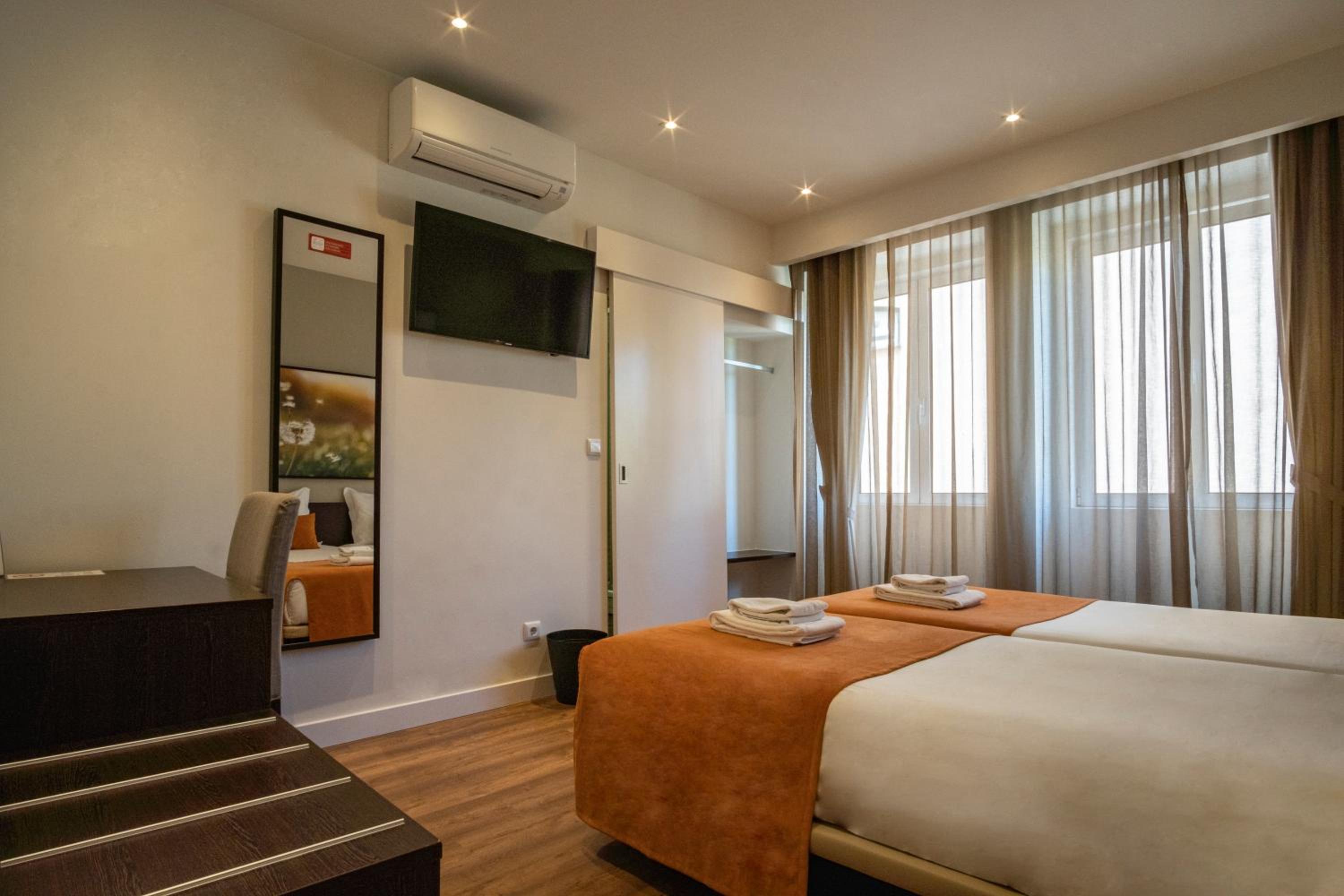 Superior Twin Room photo 2