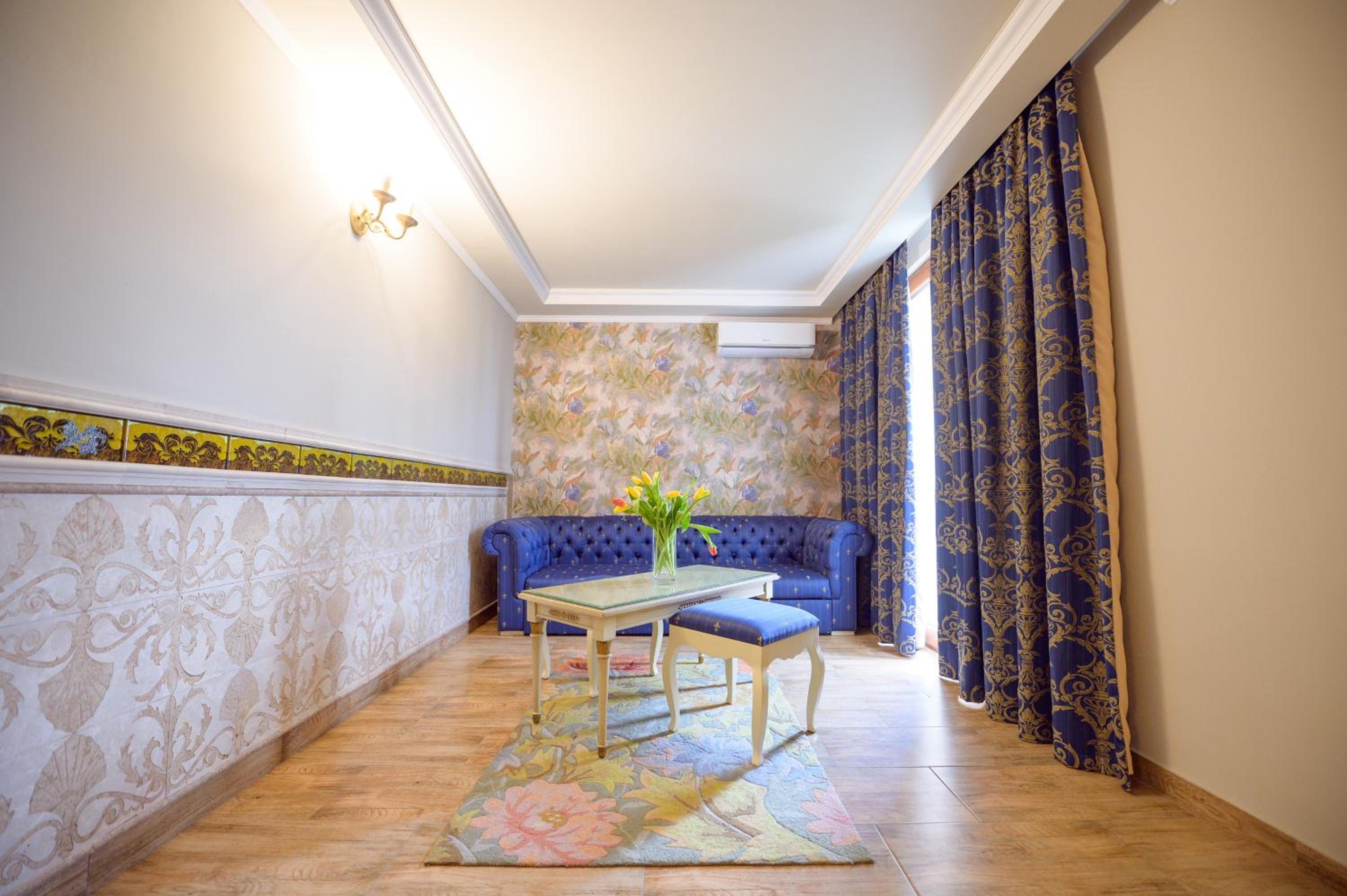 Superior Apartment