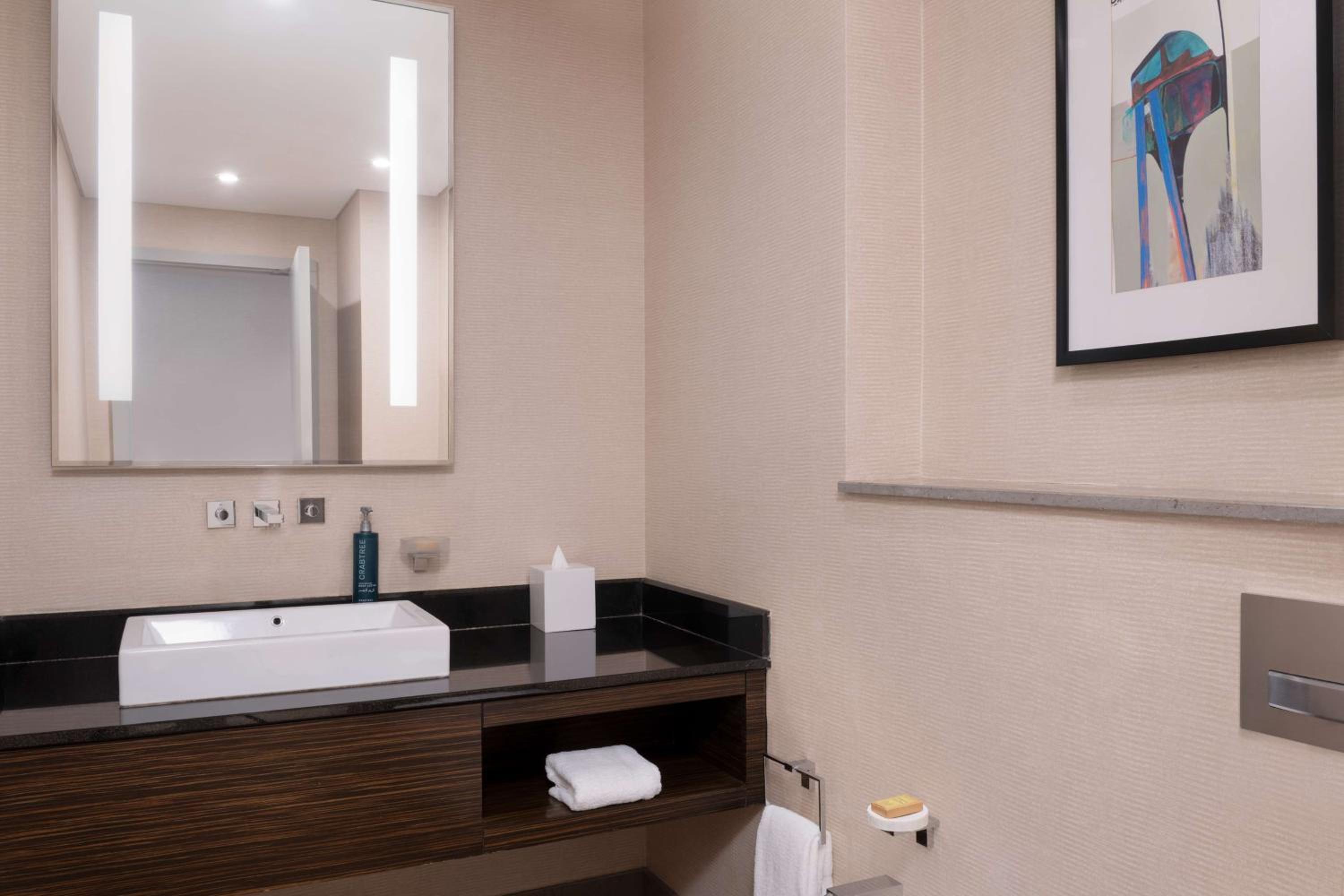 One-Bedroom King Suite - Disability Accessible
