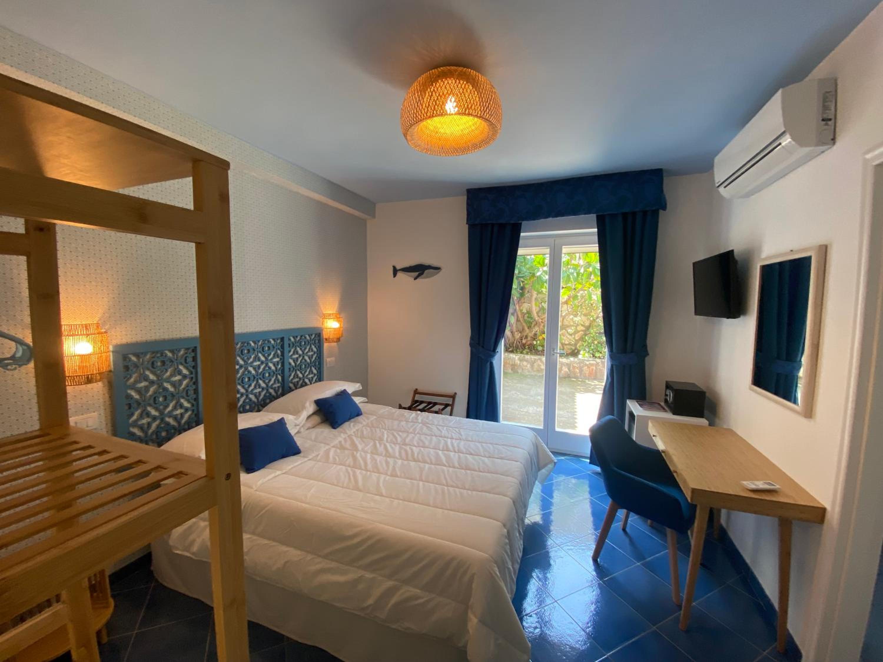Standard Double Room - Photo 3