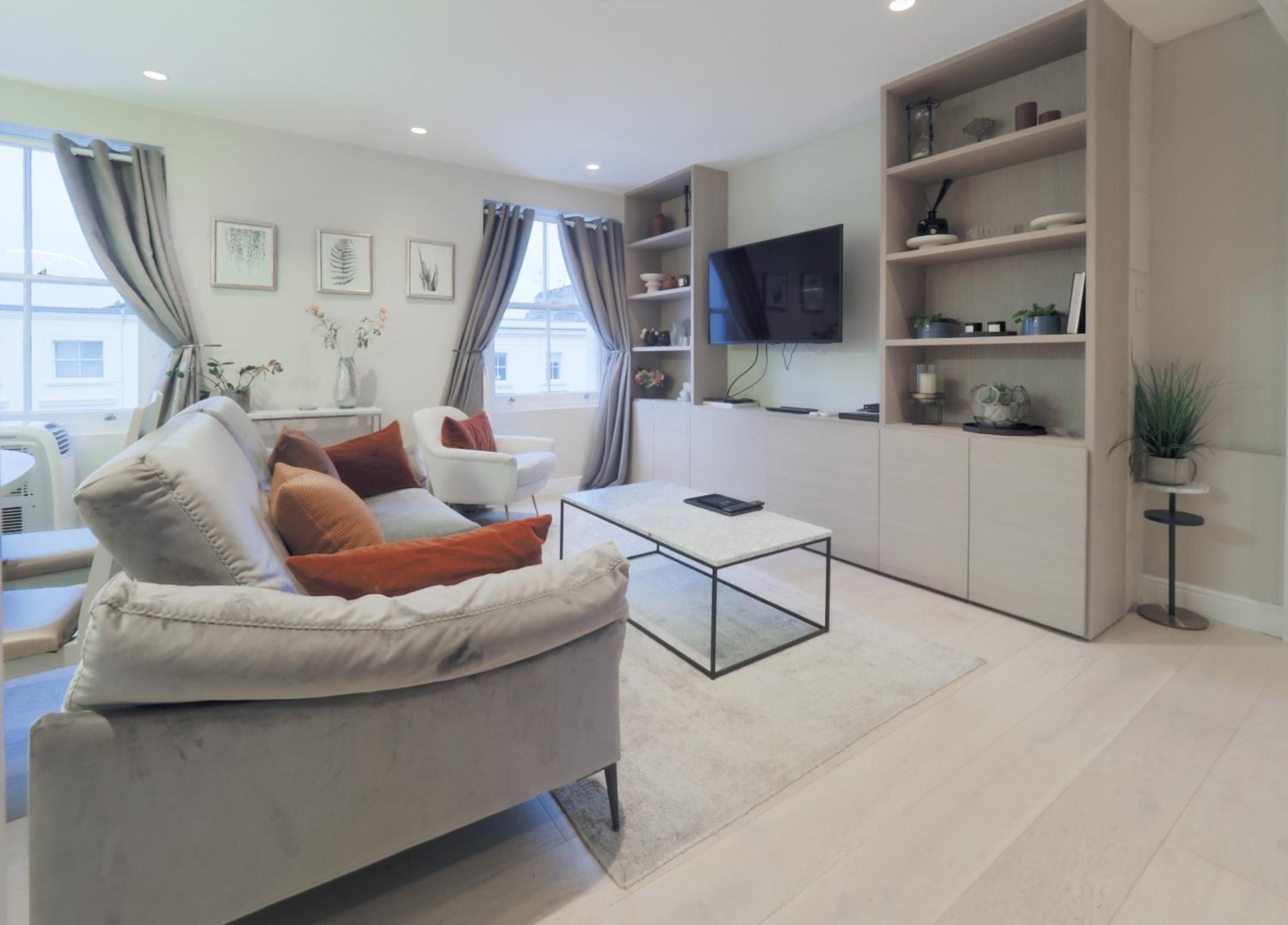 Three-Bedroom Apartment photo 1