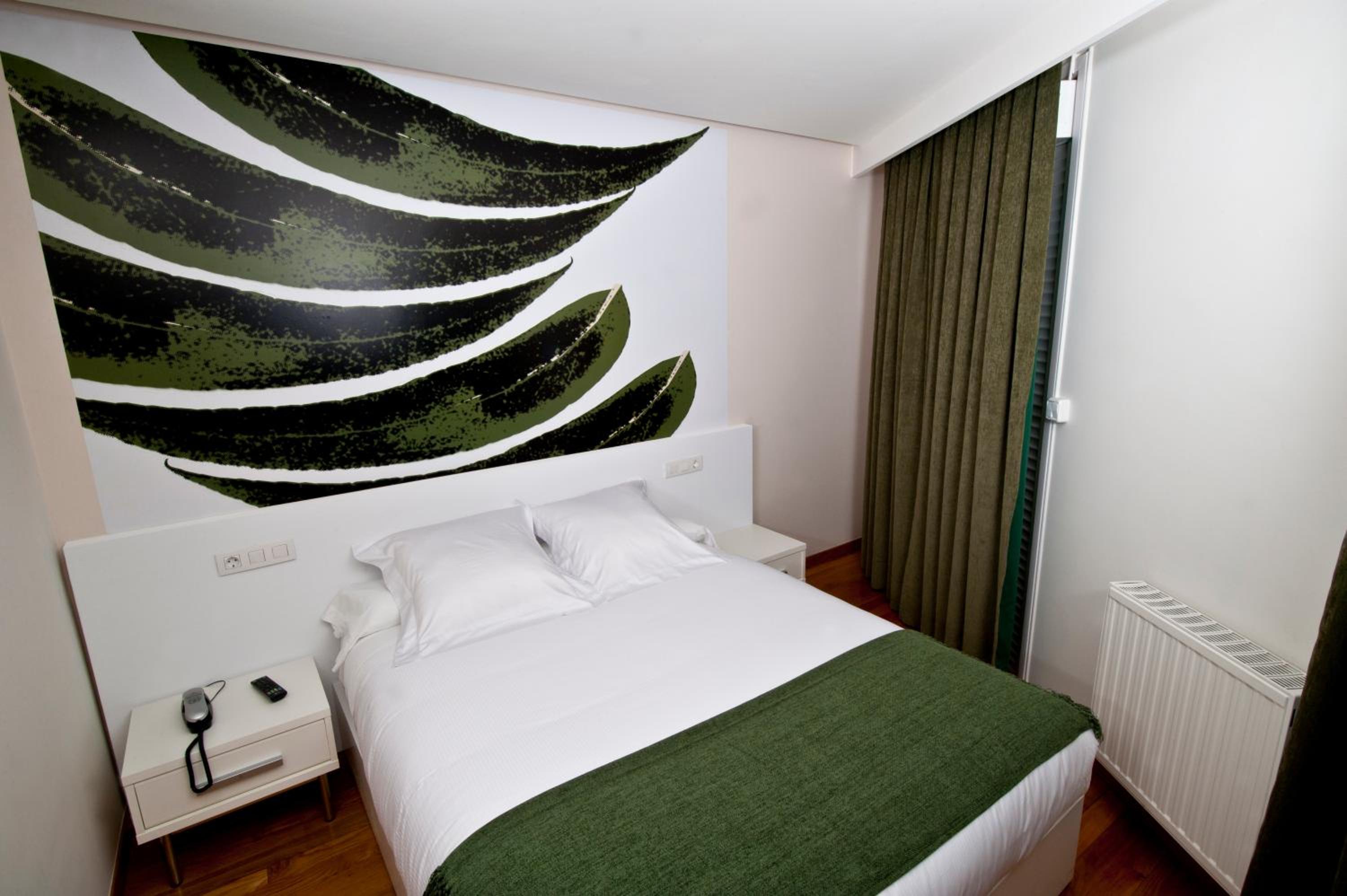 Superior Double or Twin Room - Photo 11