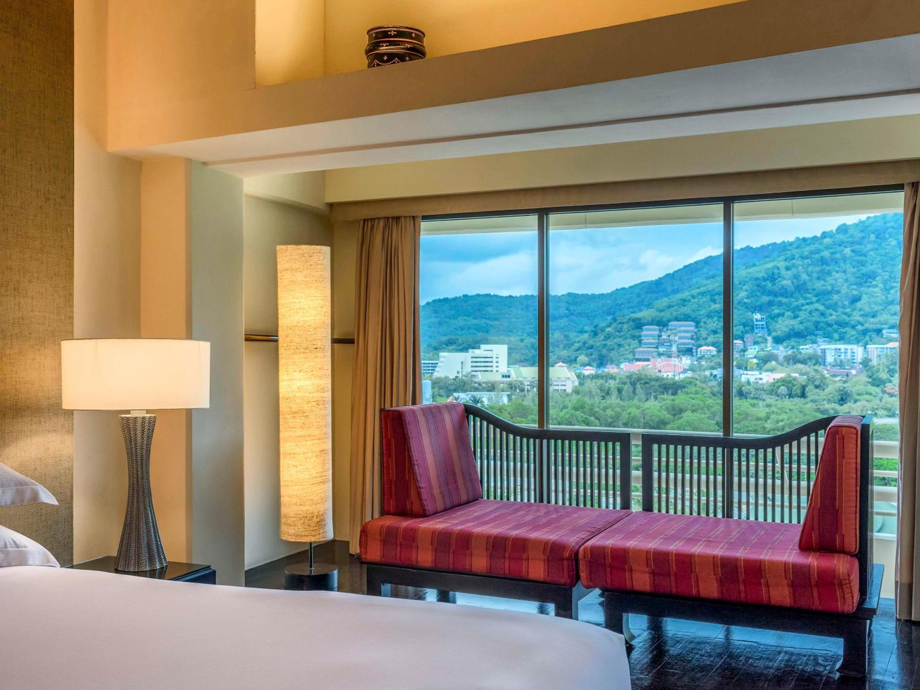 Junior King Suite with Garden View - Photo 6