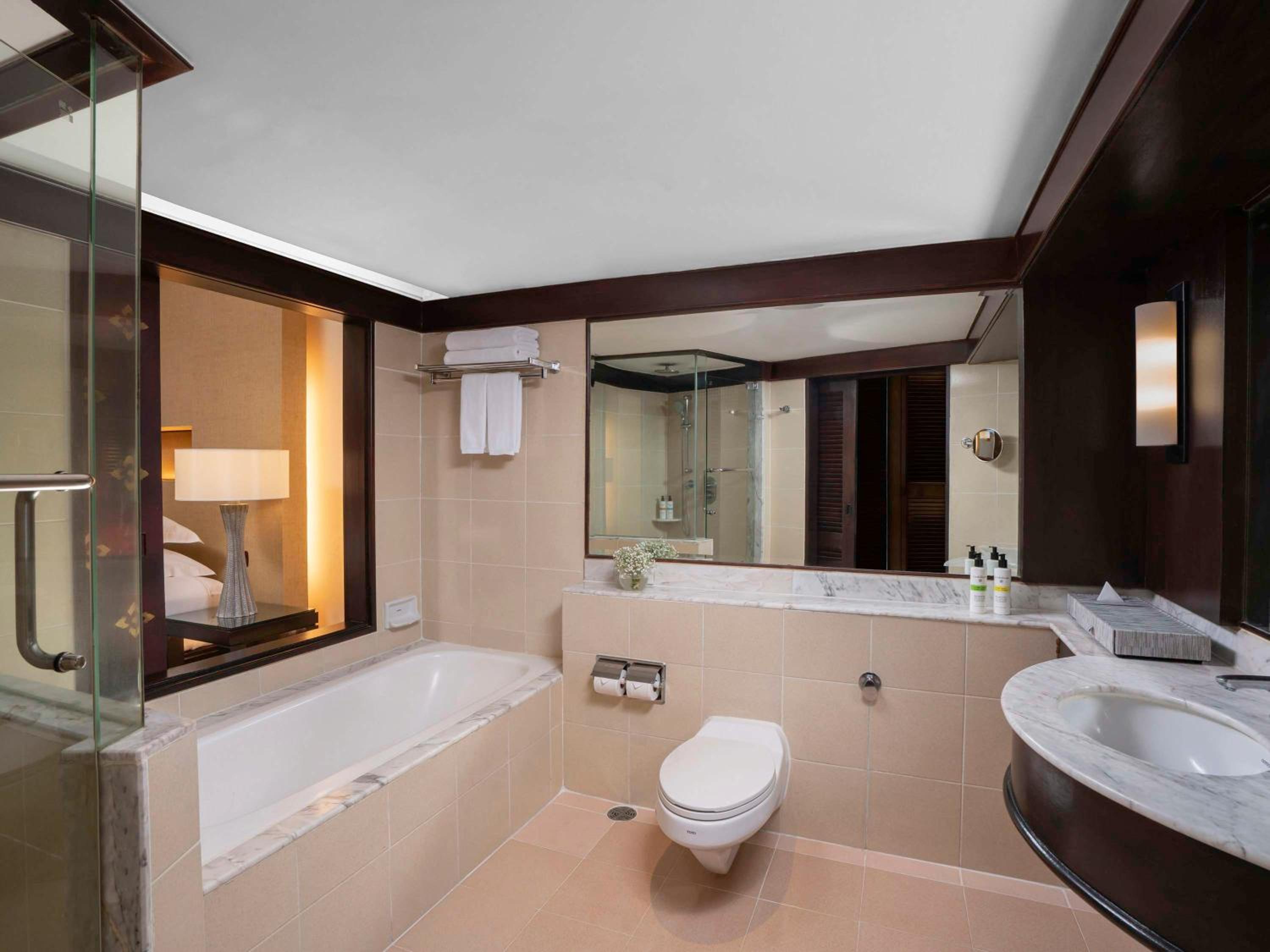 Junior King Suite with Sea View - Photo 7