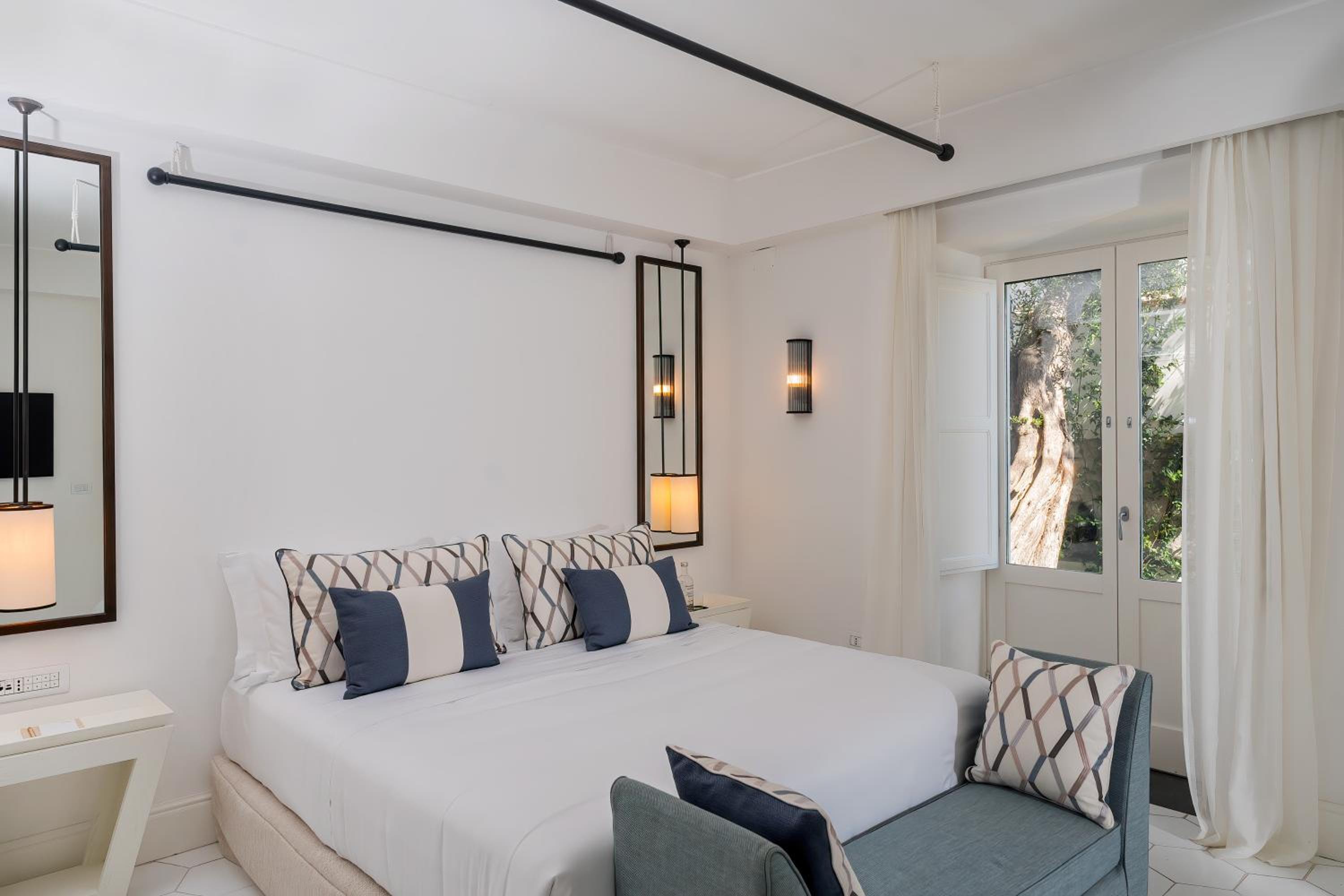 Luxury Deluxe Terrace Room - Photo 4