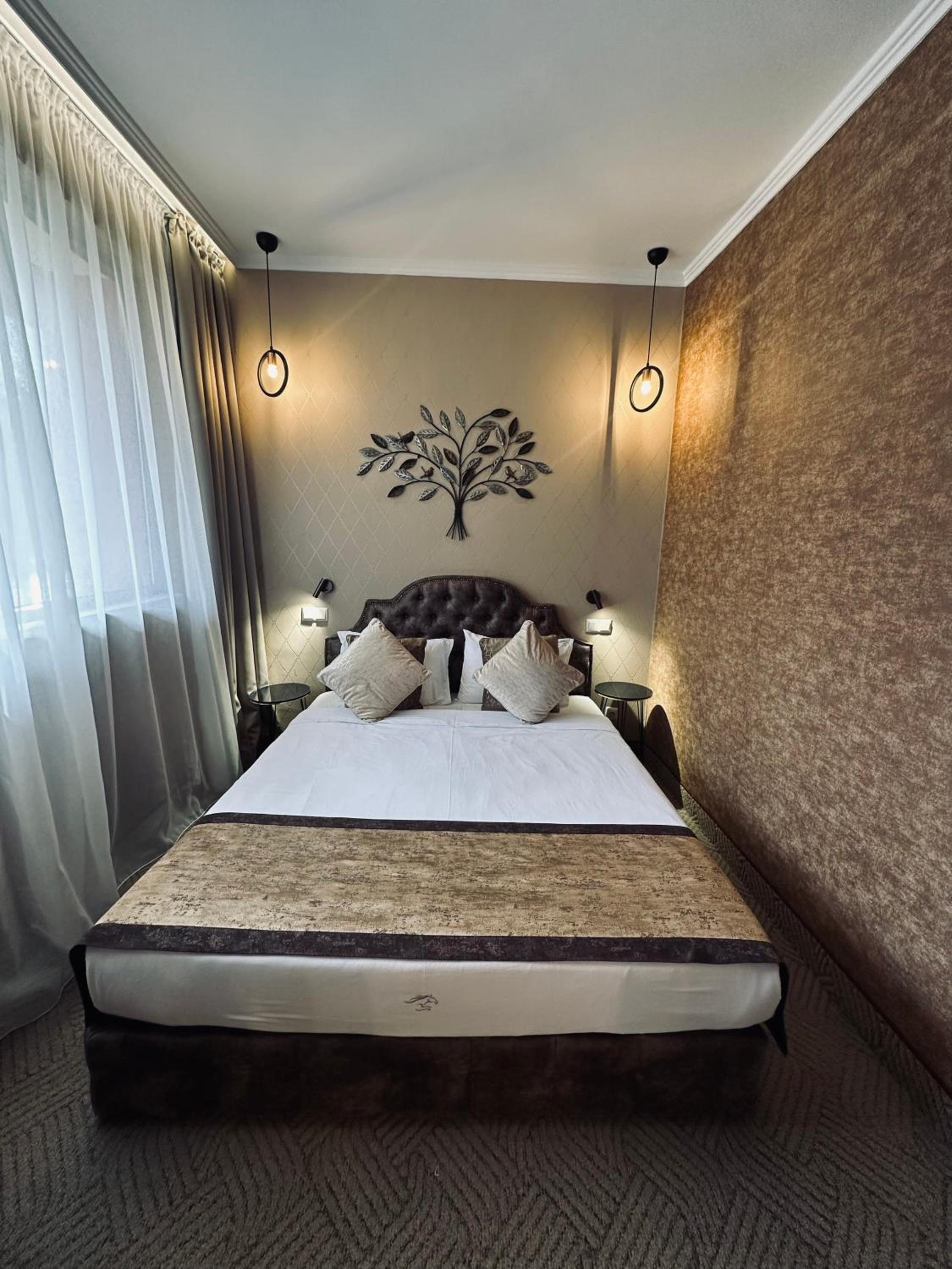 Deluxe Double Room with Balcony photo 1