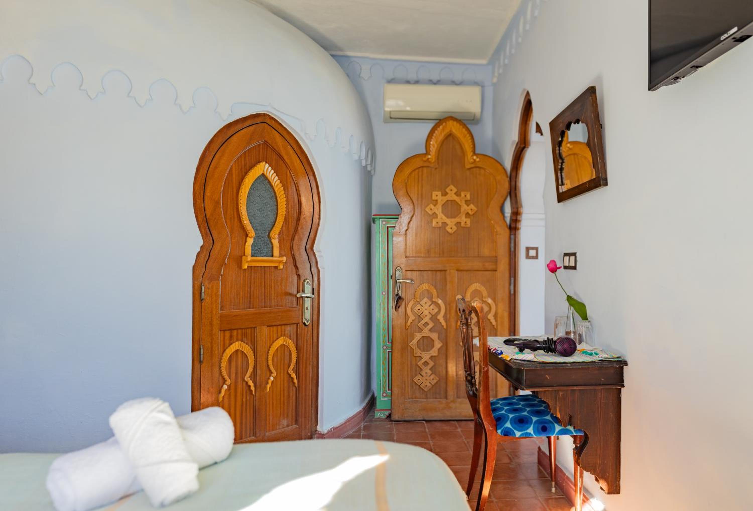 Budget Double Room - Photo 5