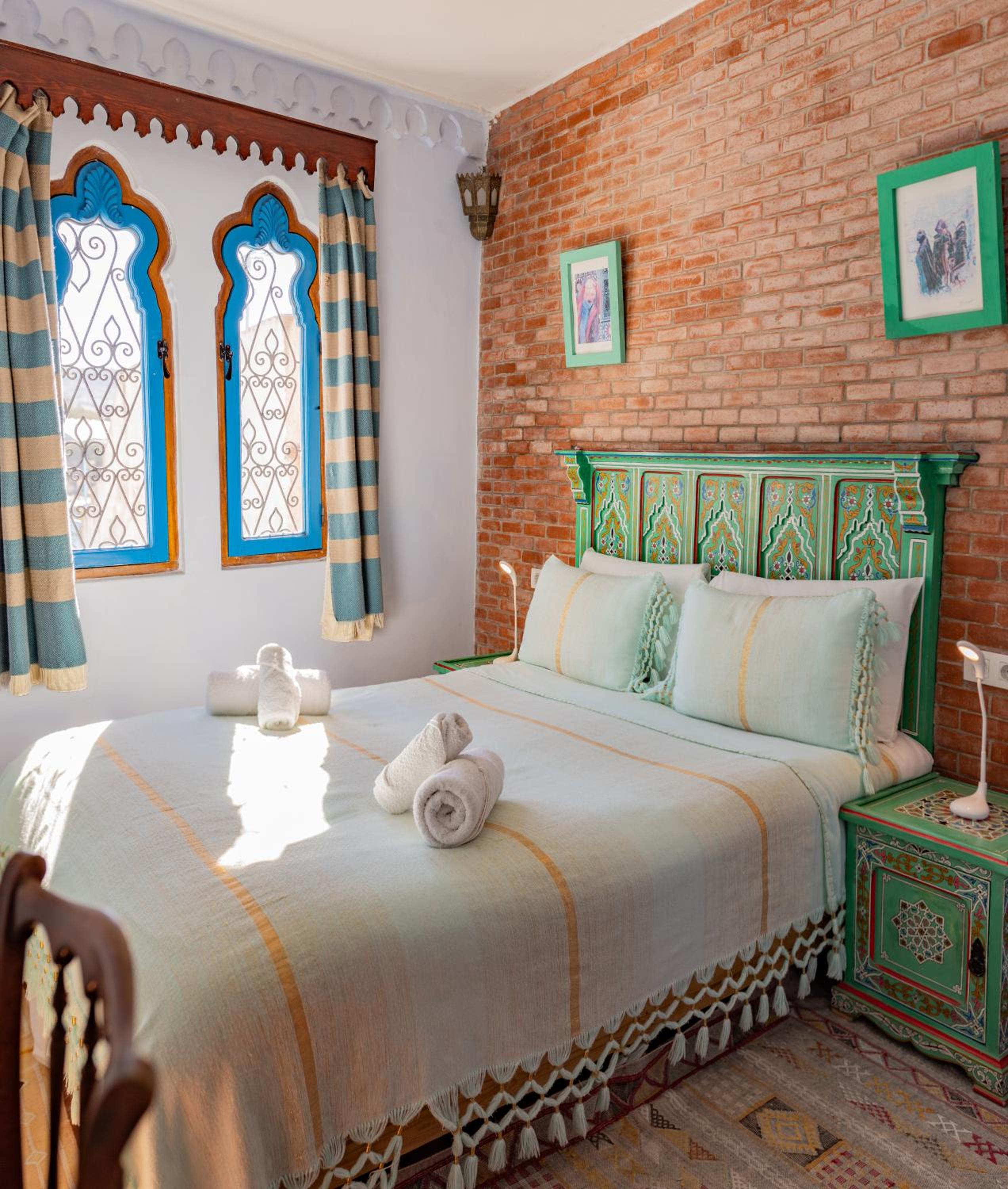 Budget Double Room - Photo 13