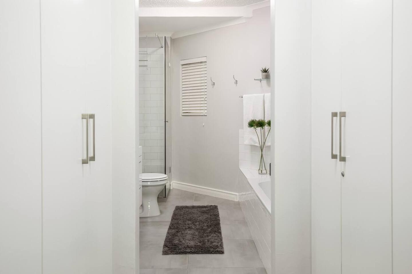Three-Bedroom Apartment - Photo 17