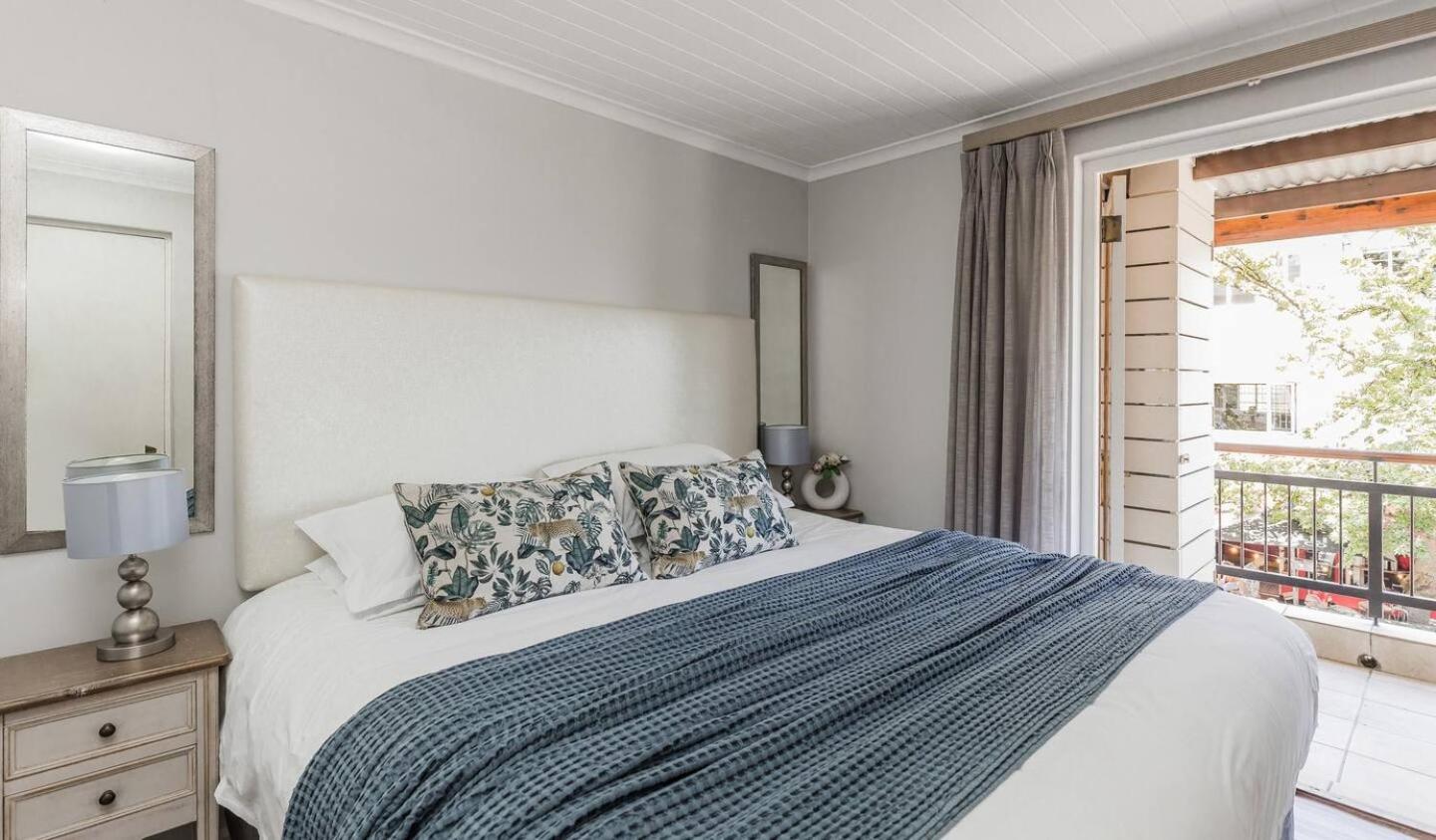 Three-Bedroom Apartment - Photo 7