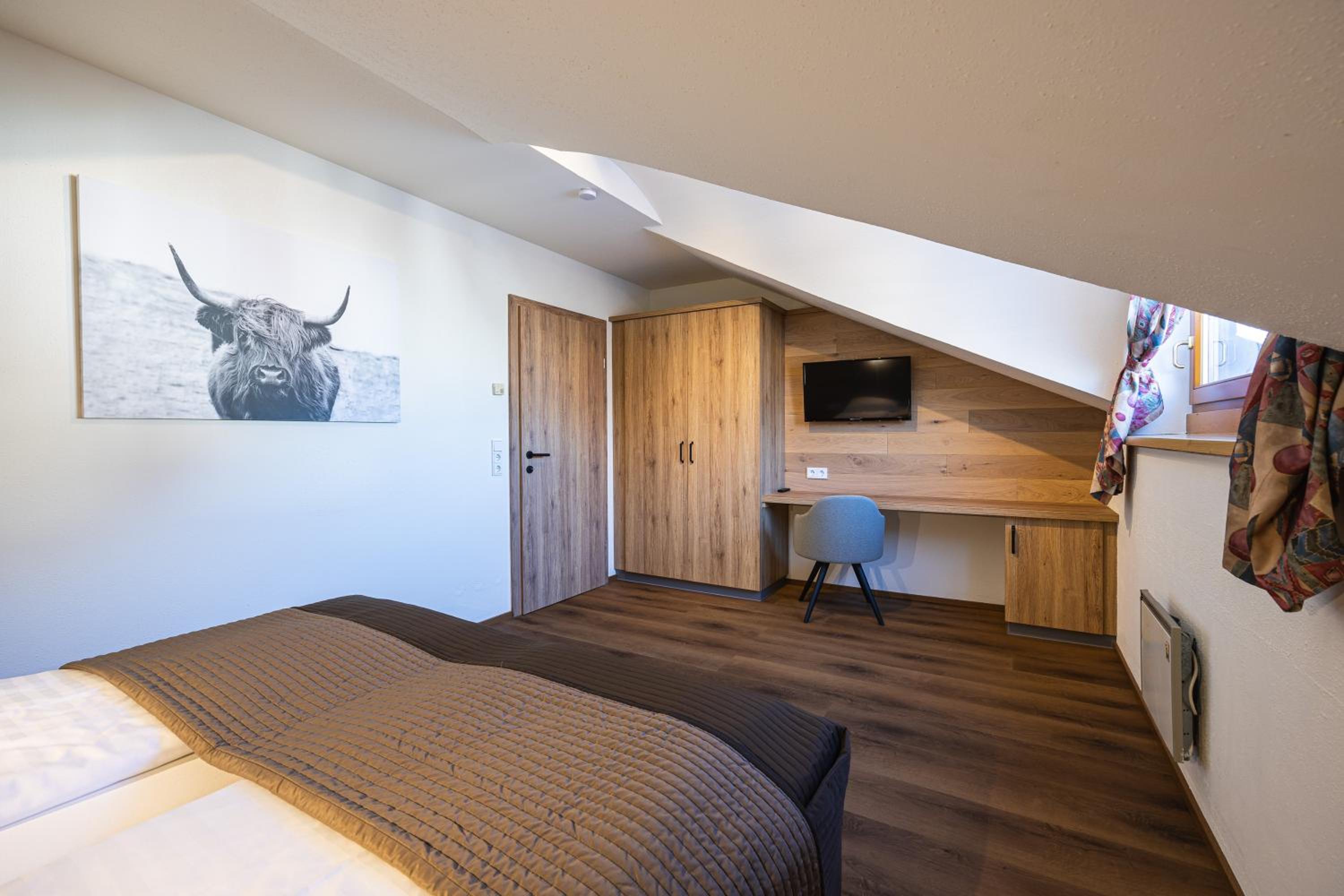 One-Bedroom Apartment - Photo 3