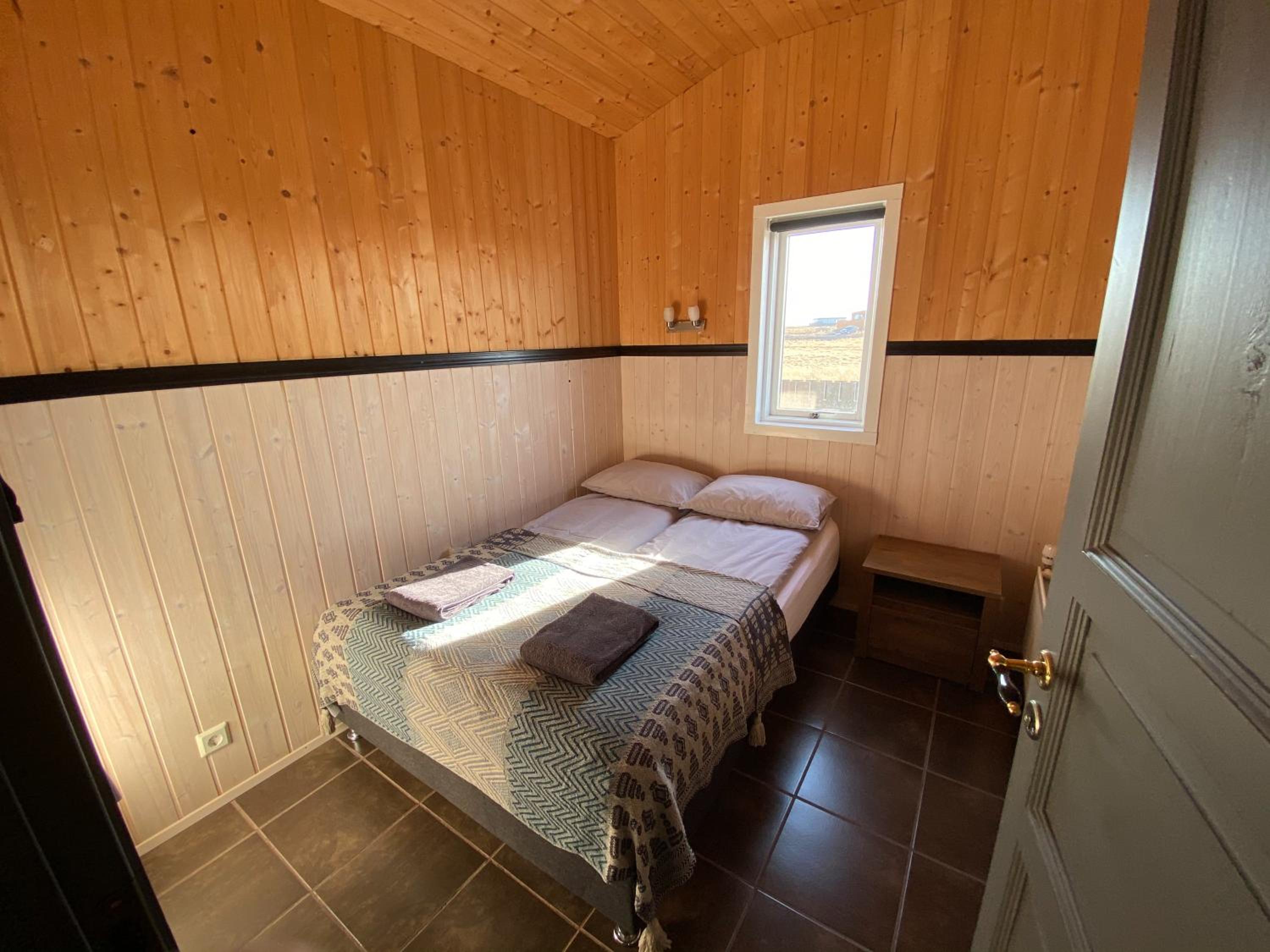 One-Bedroom Apartment with Hot Tub - Photo 12