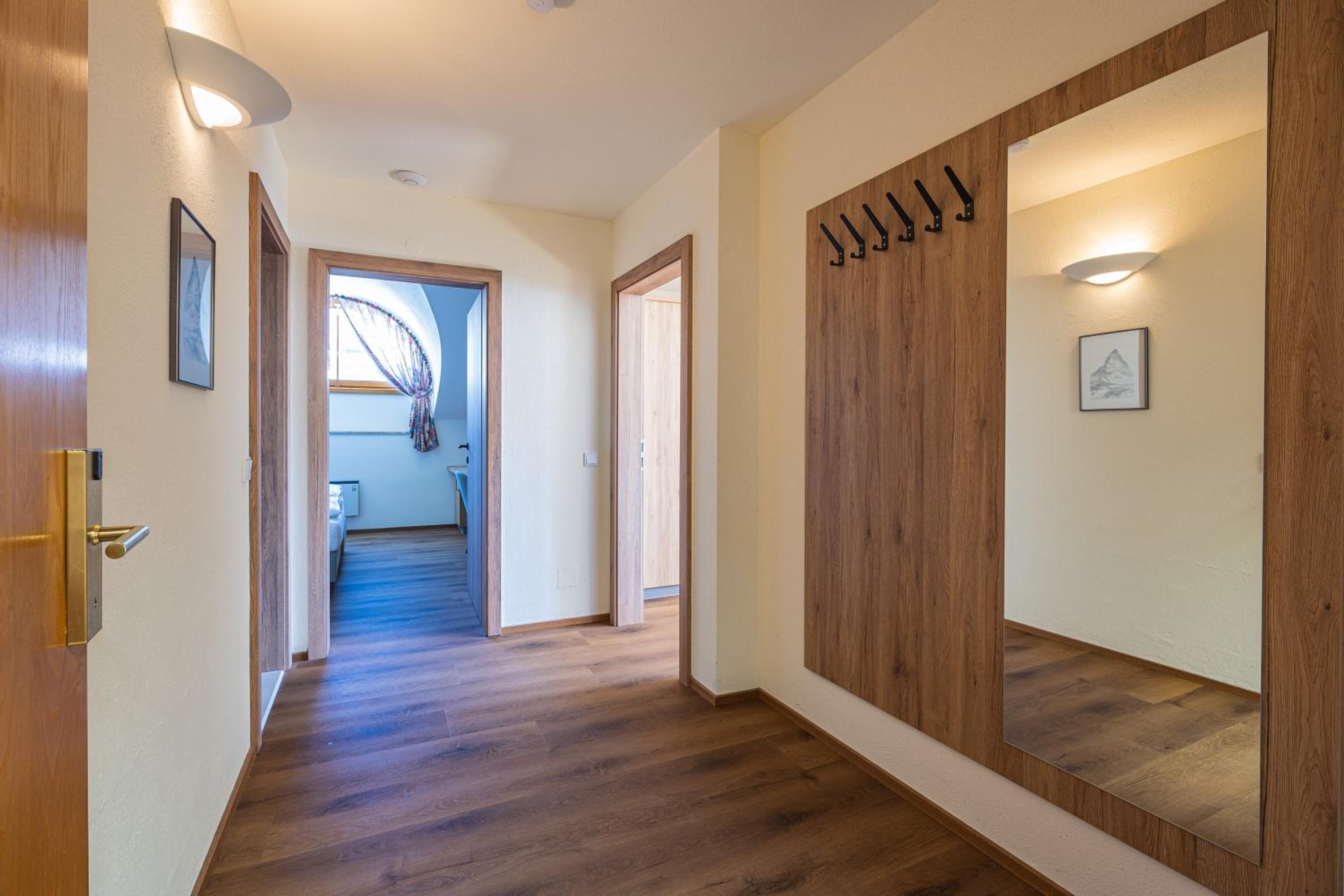 One-Bedroom Apartment - Photo 6