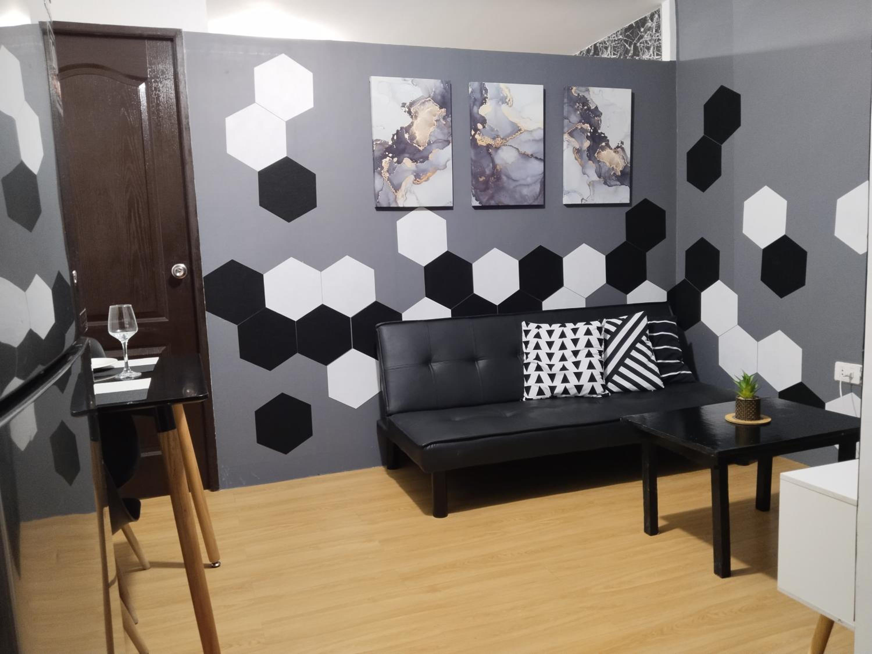 One-Bedroom Apartment photo 2