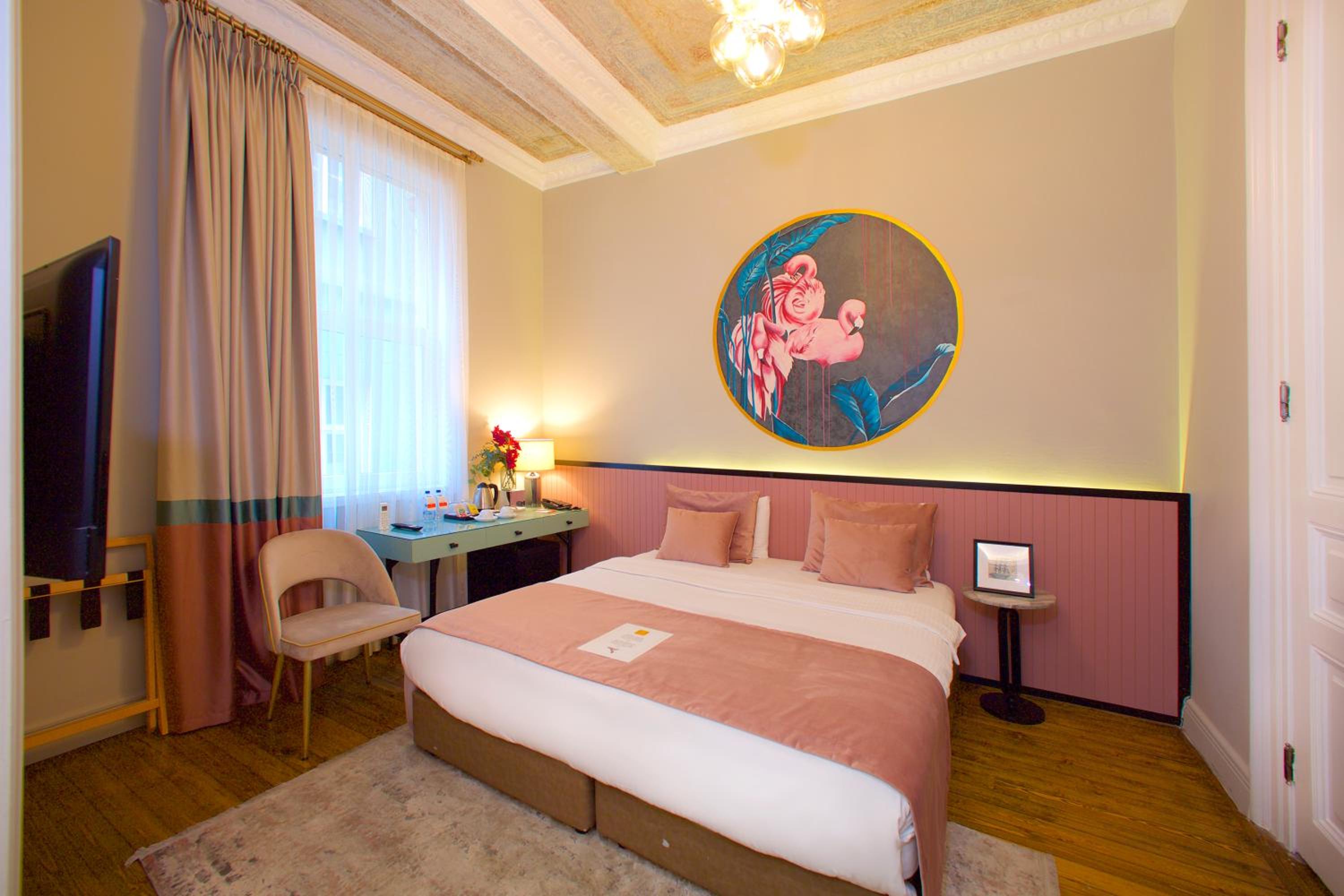 Luxury Room with Bathtub photo 1