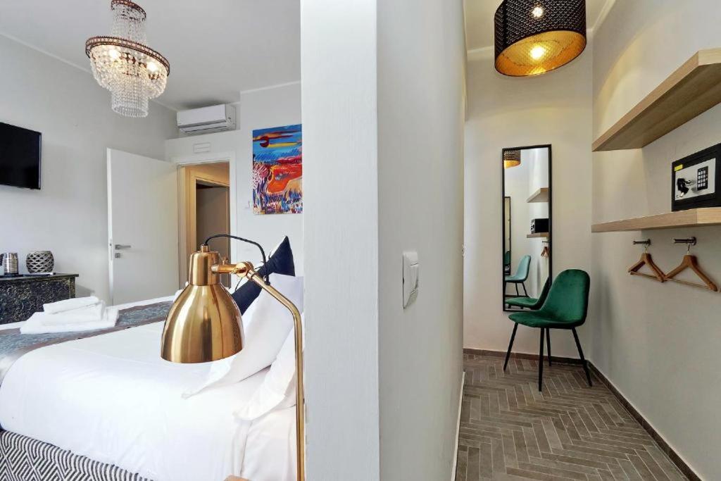 King Room with Balcony photo 2