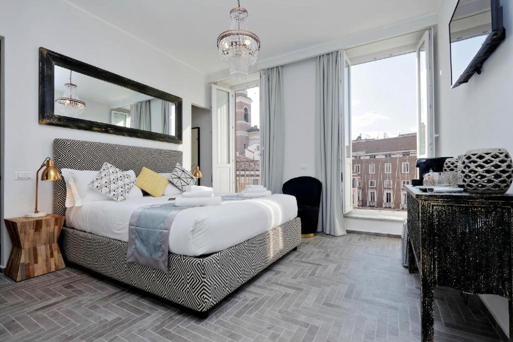King Room with Balcony photo 1