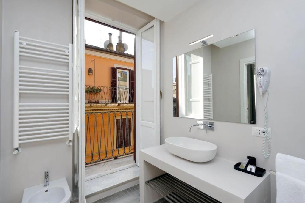 Double Room with Balcony photo 3