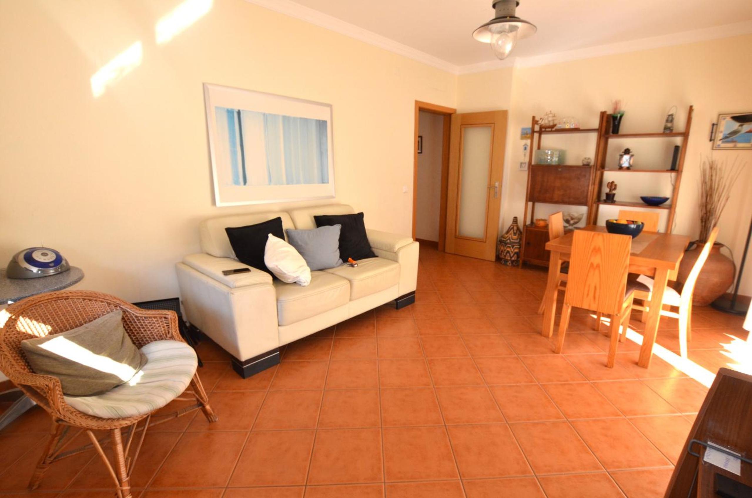 Apartment with Balcony photo 3