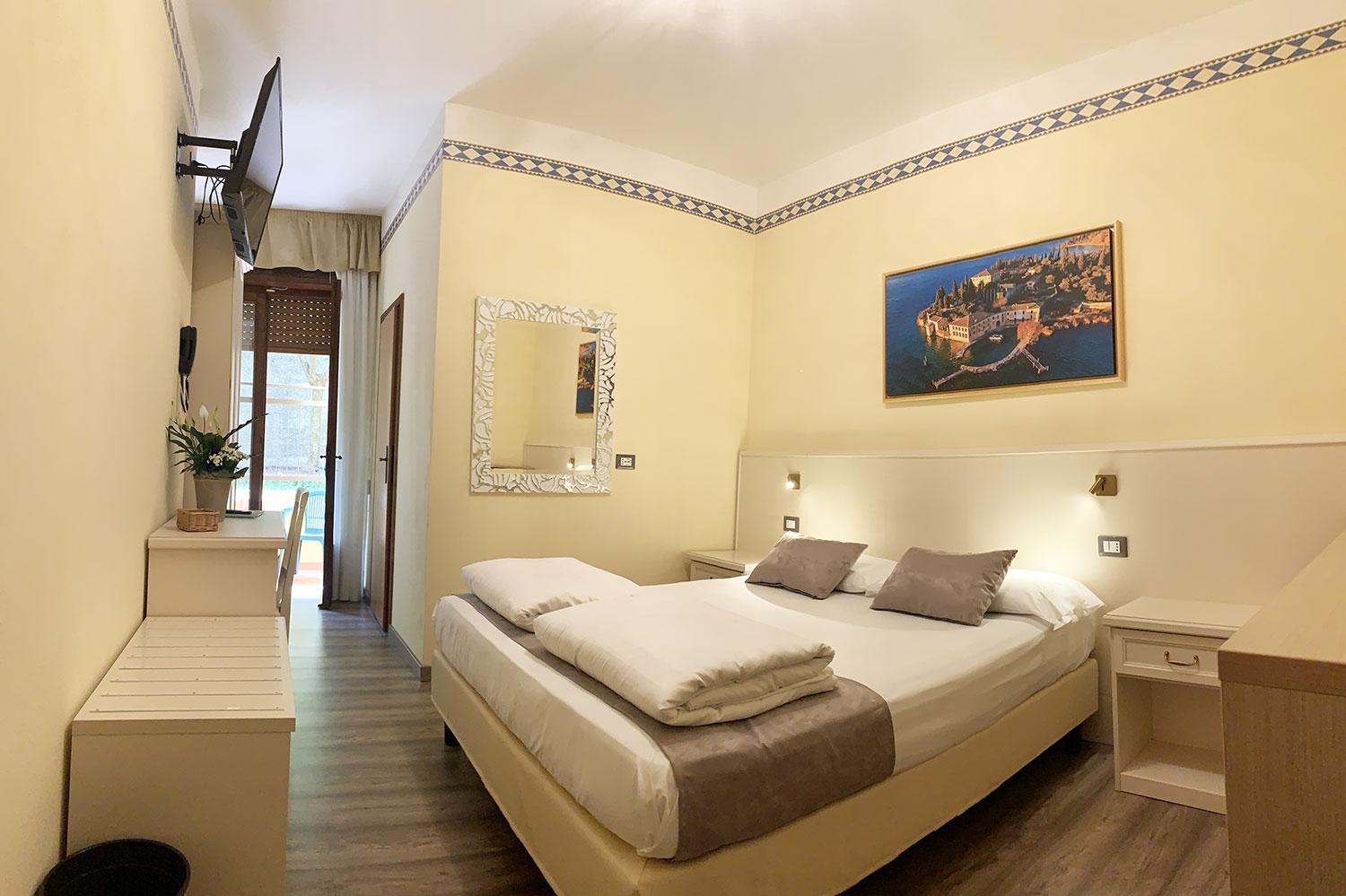Double or Twin Room - Mountain Side - Photo 1