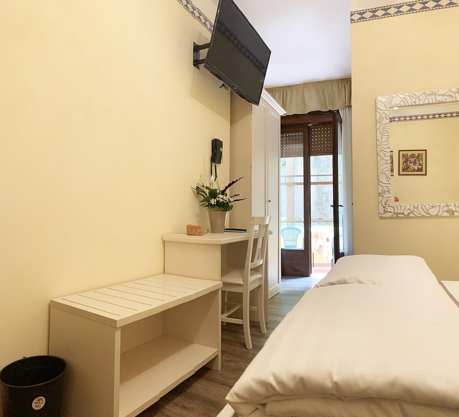 Double or Twin Room - Mountain Side - Photo 14
