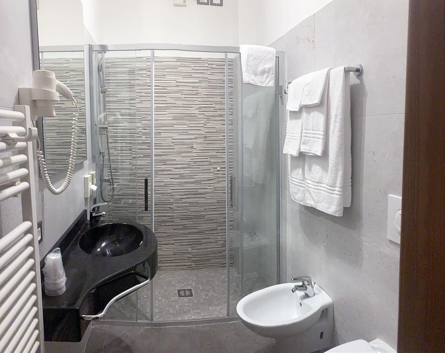 Double or Twin Room - Mountain Side - Photo 12