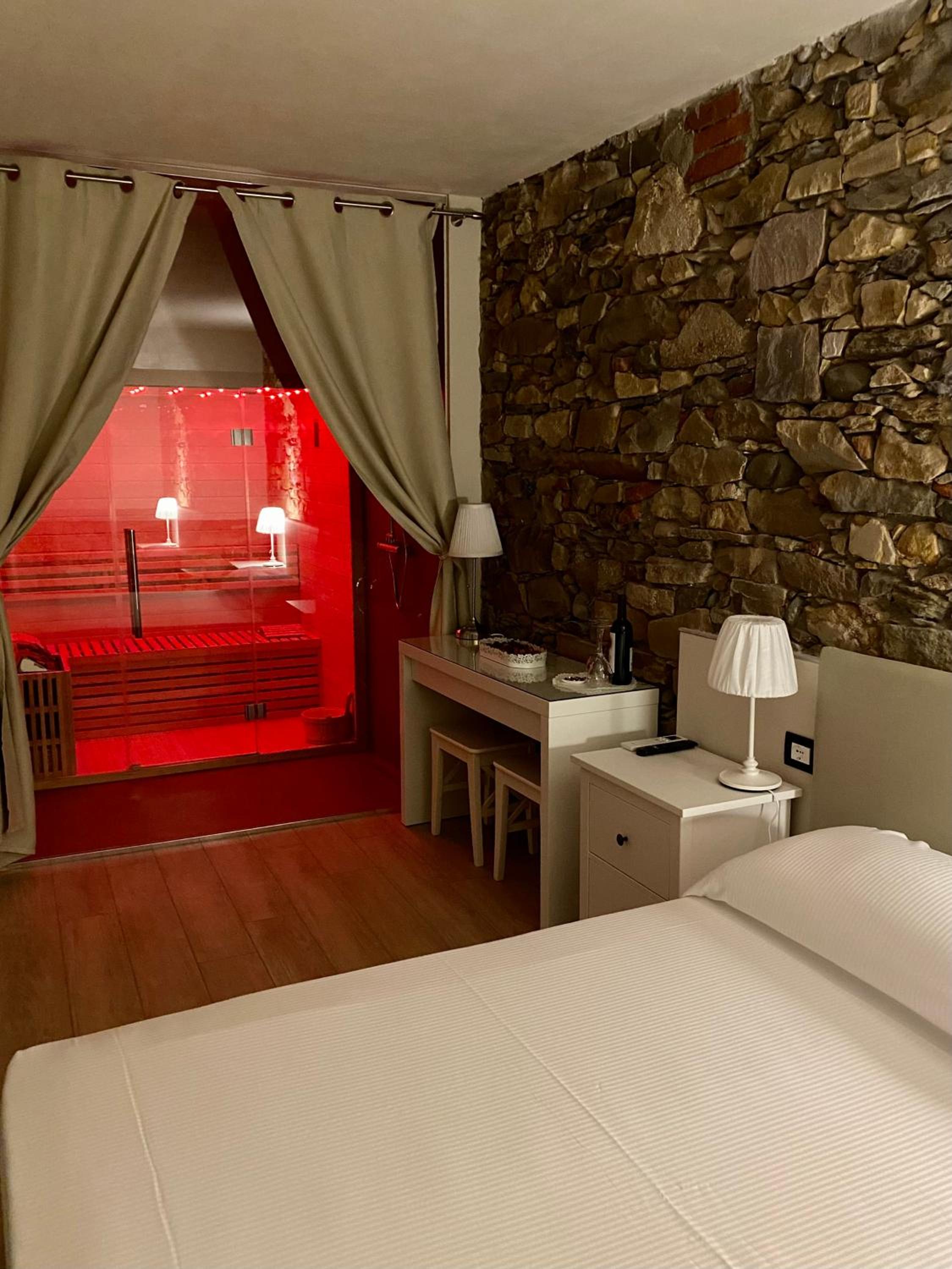 King Suite with Spa Bath photo 1