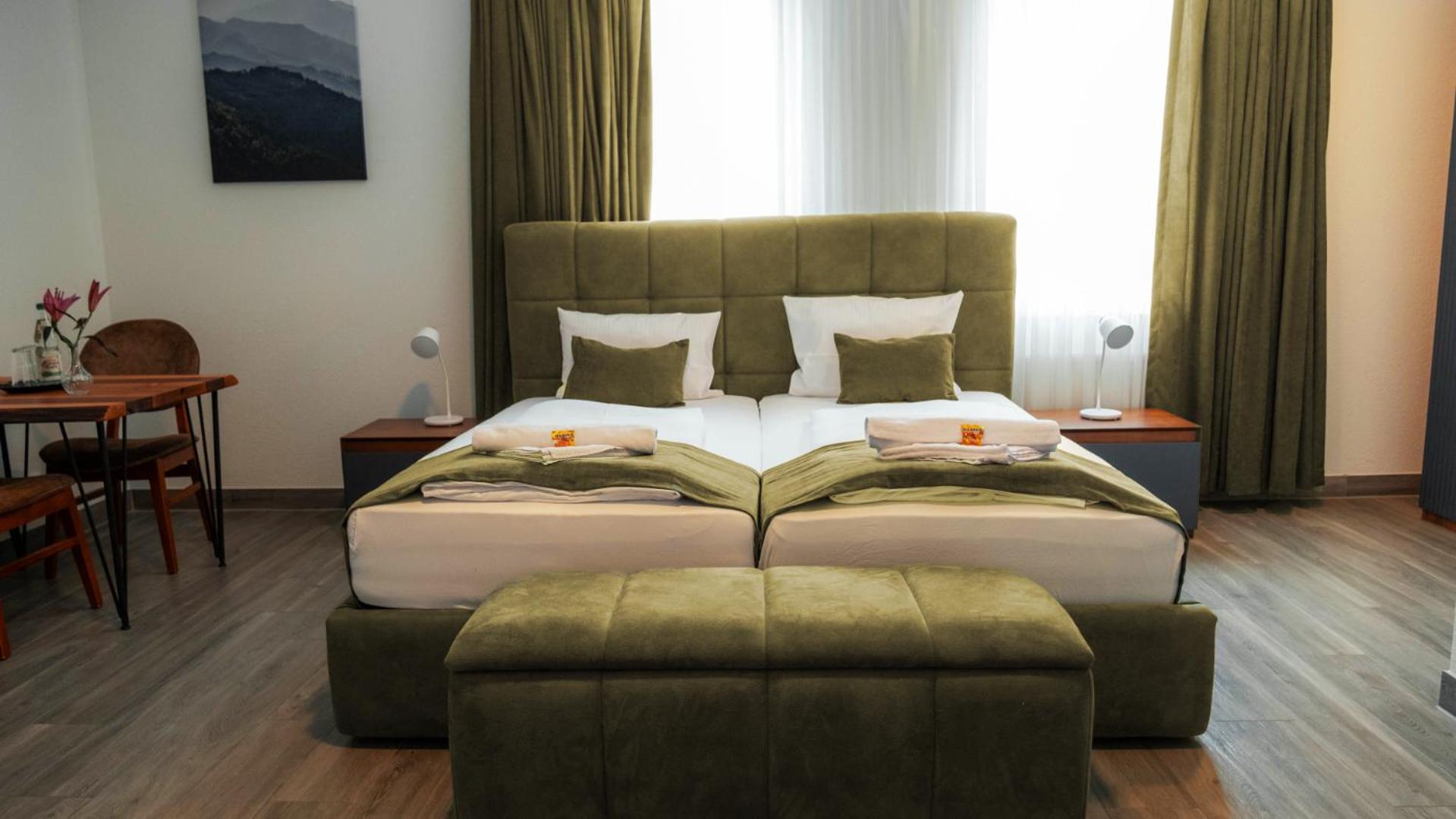 Double Room with Private Bathroom photo 2