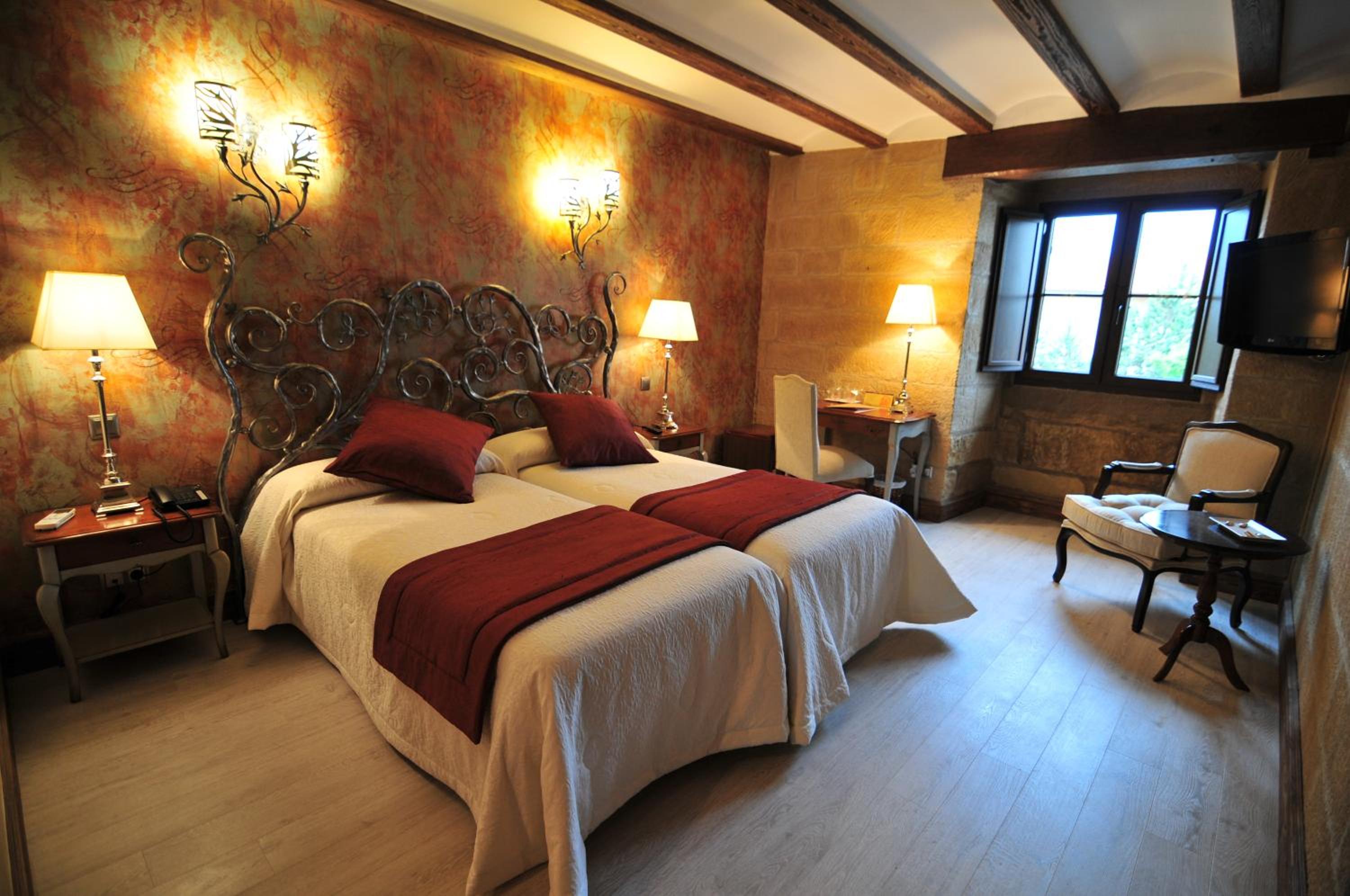 Double or Twin Room - Photo 10