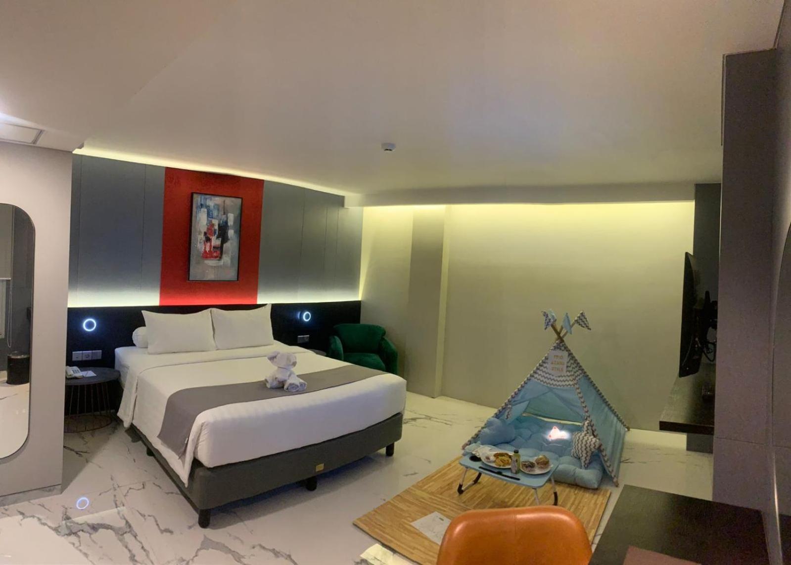 Deluxe Double Room (2 Adults + 1 Child)