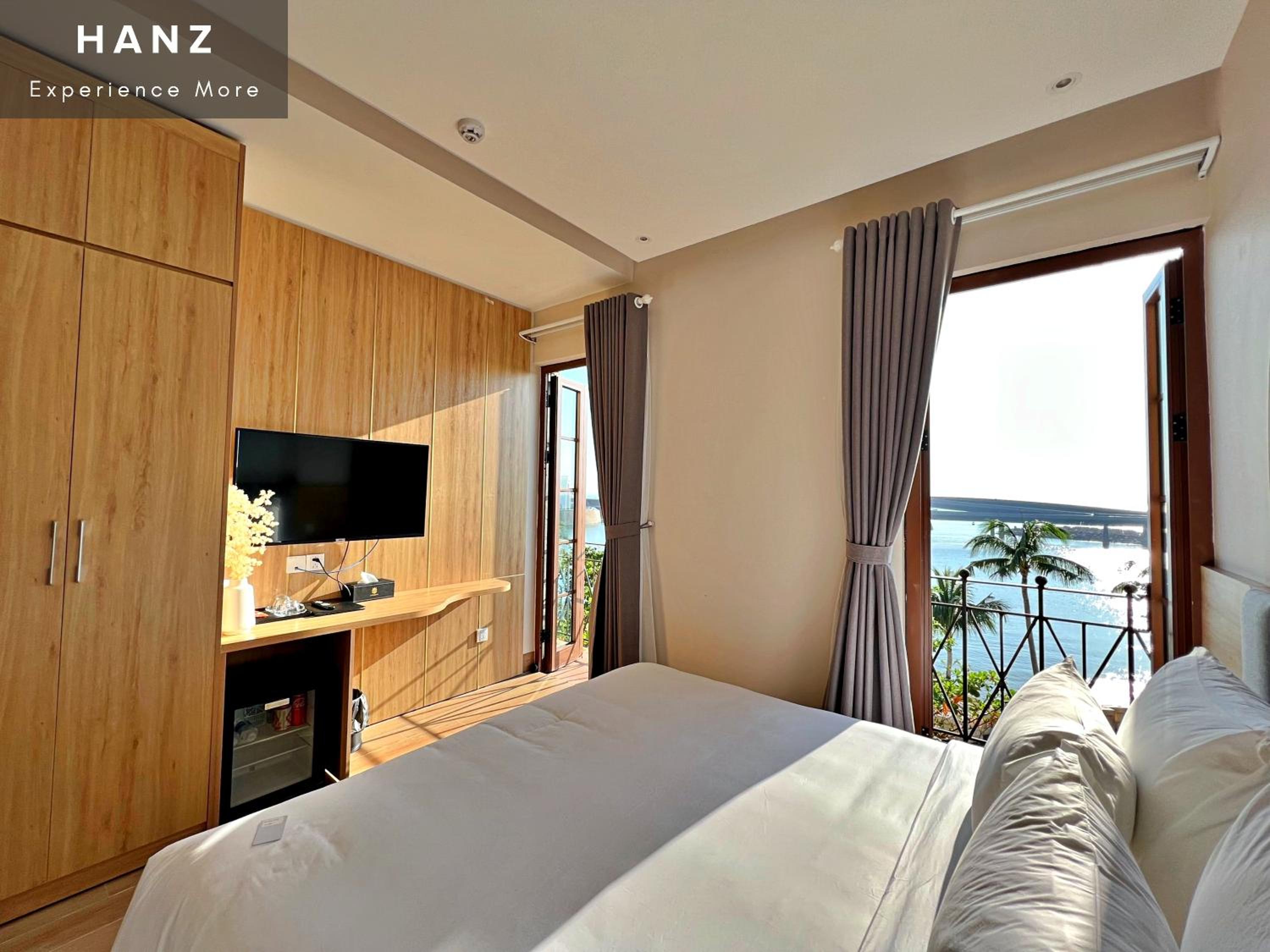 Deluxe Double Room With Balcony And Sea View