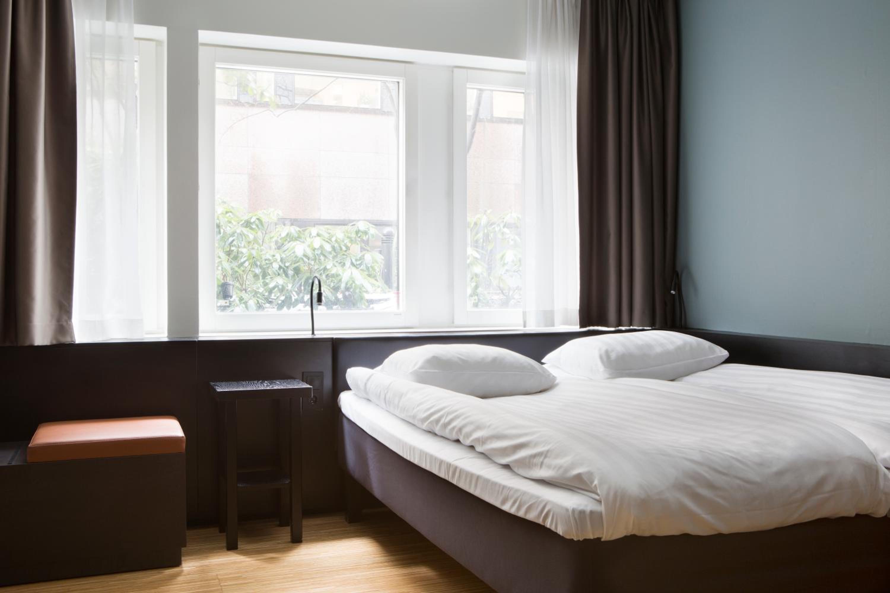 Standard Double or Twin Room - Photo 12