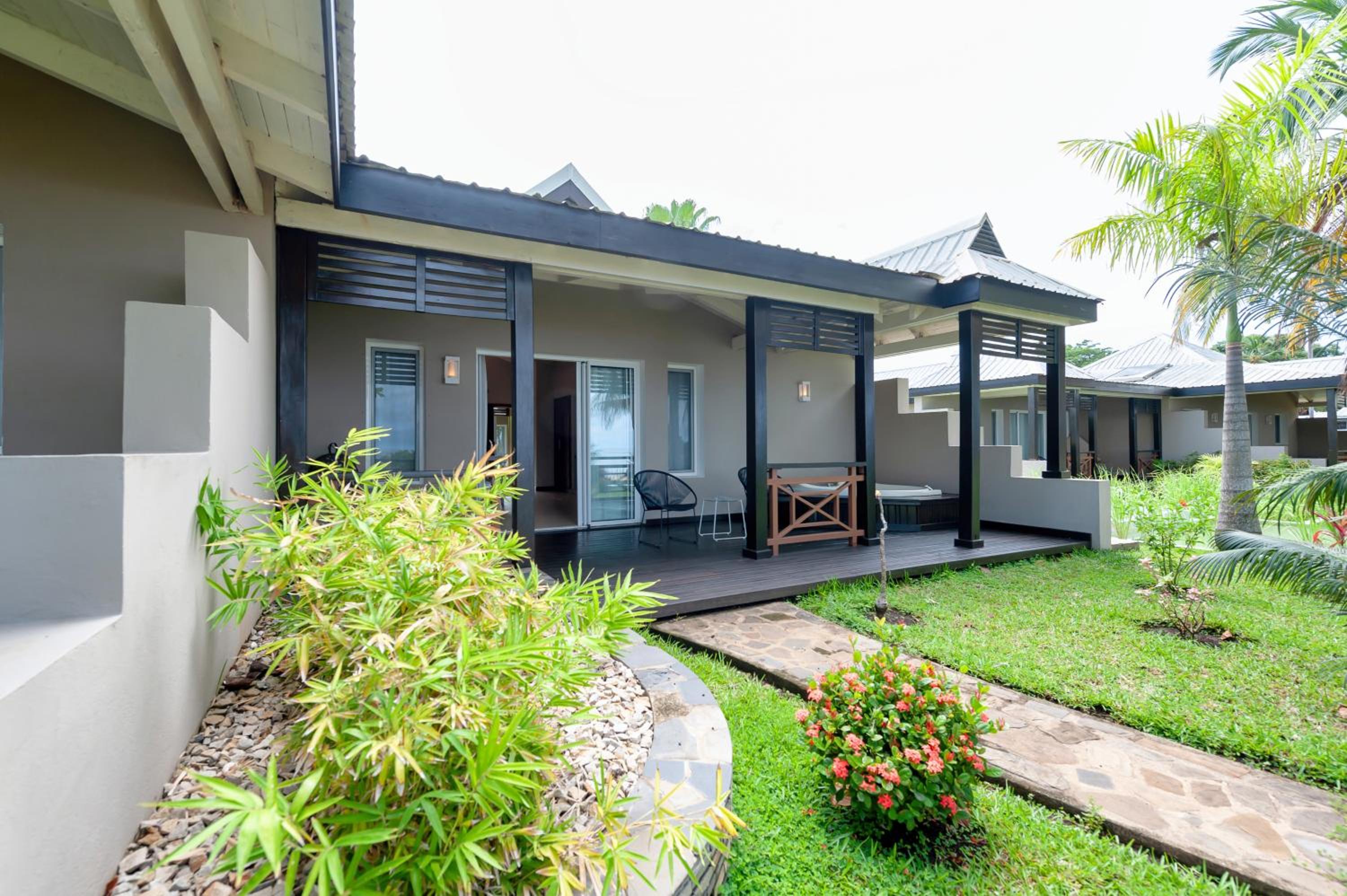 Bungalow with Sea View