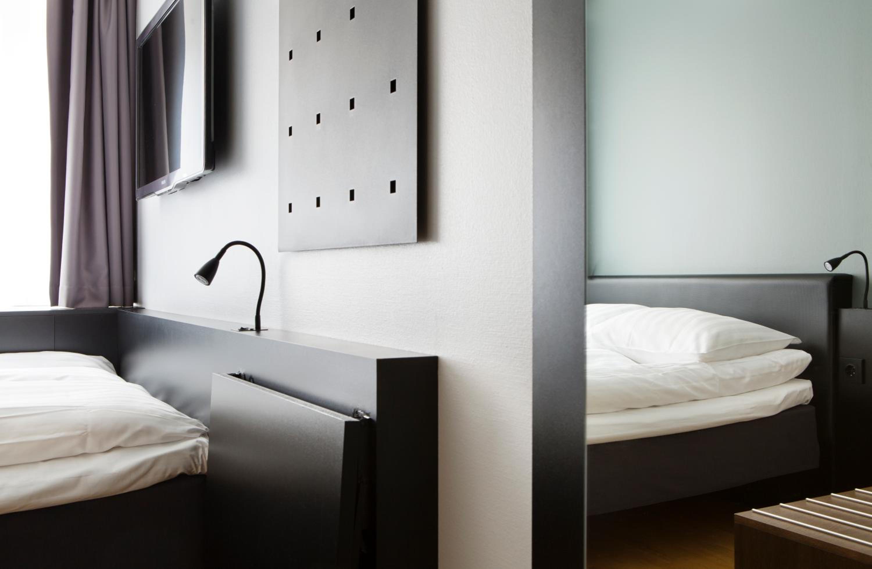 Compact Double Room - Photo 8