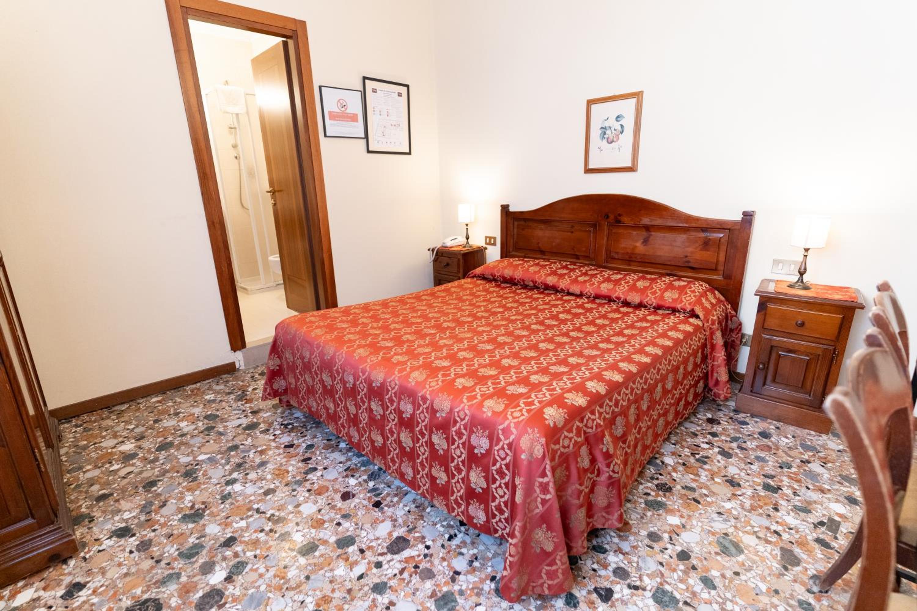 Double or Twin Room photo 1