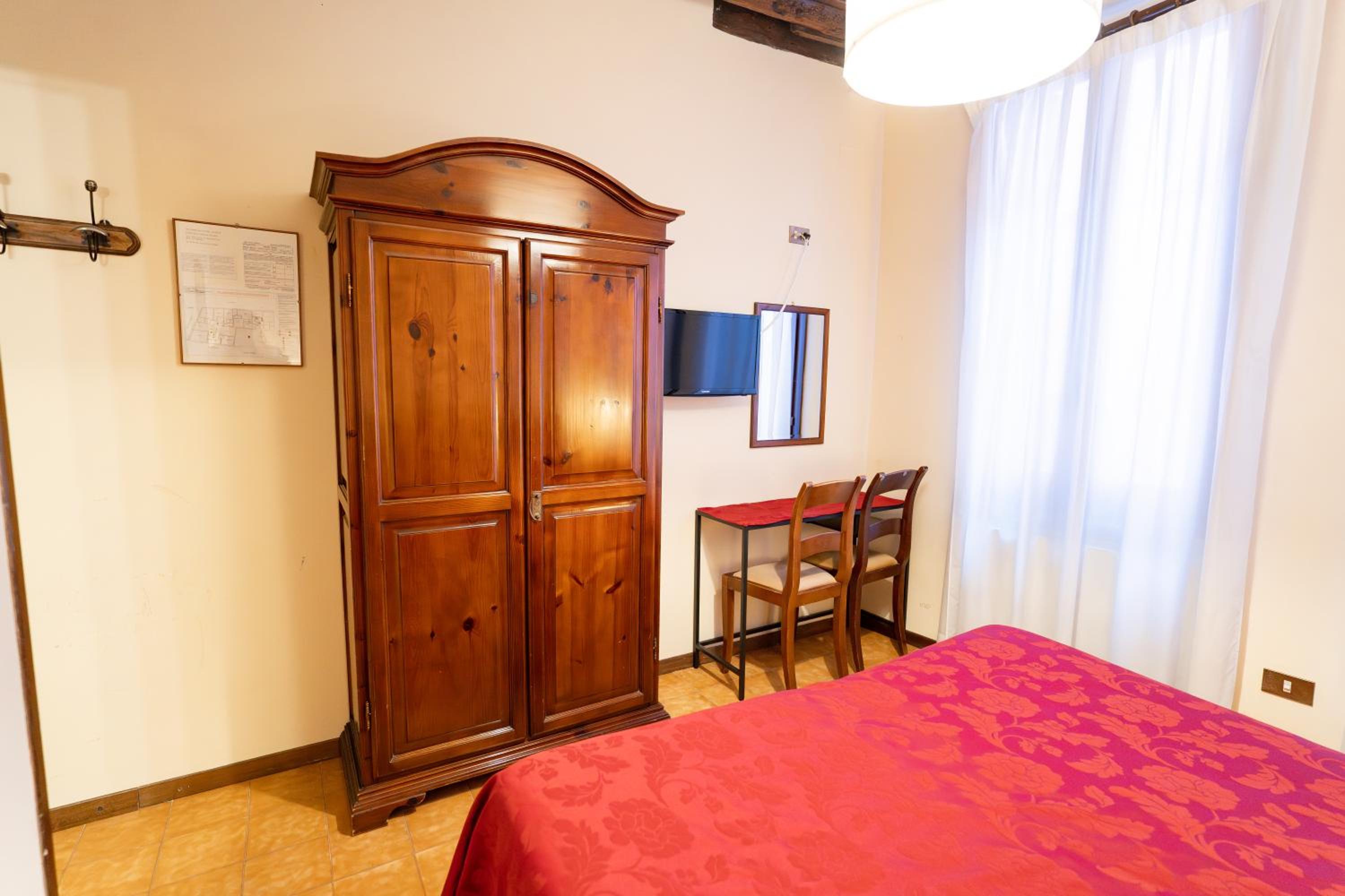 Double or Twin Room photo 3