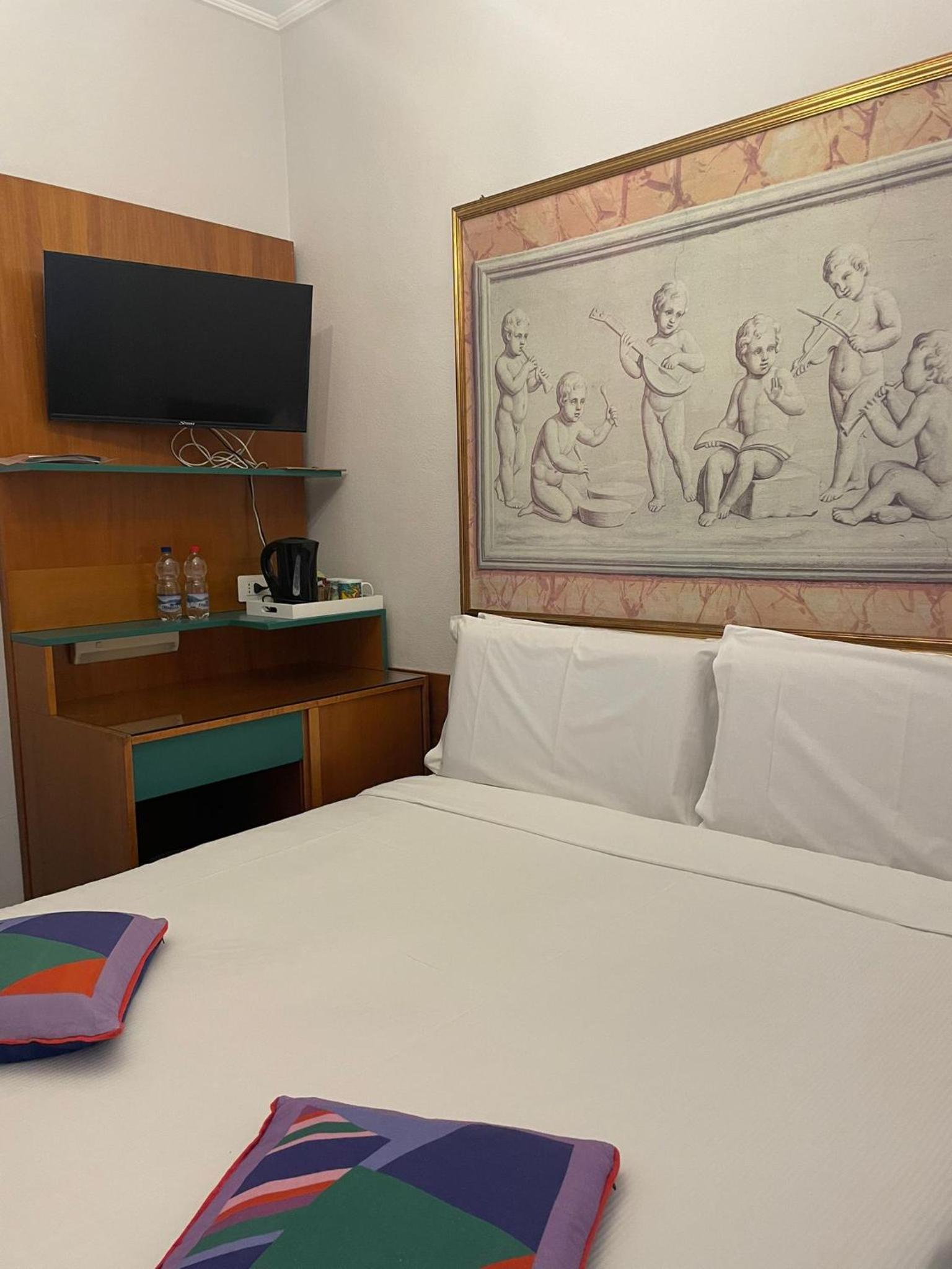 Double or Twin Room photo 3