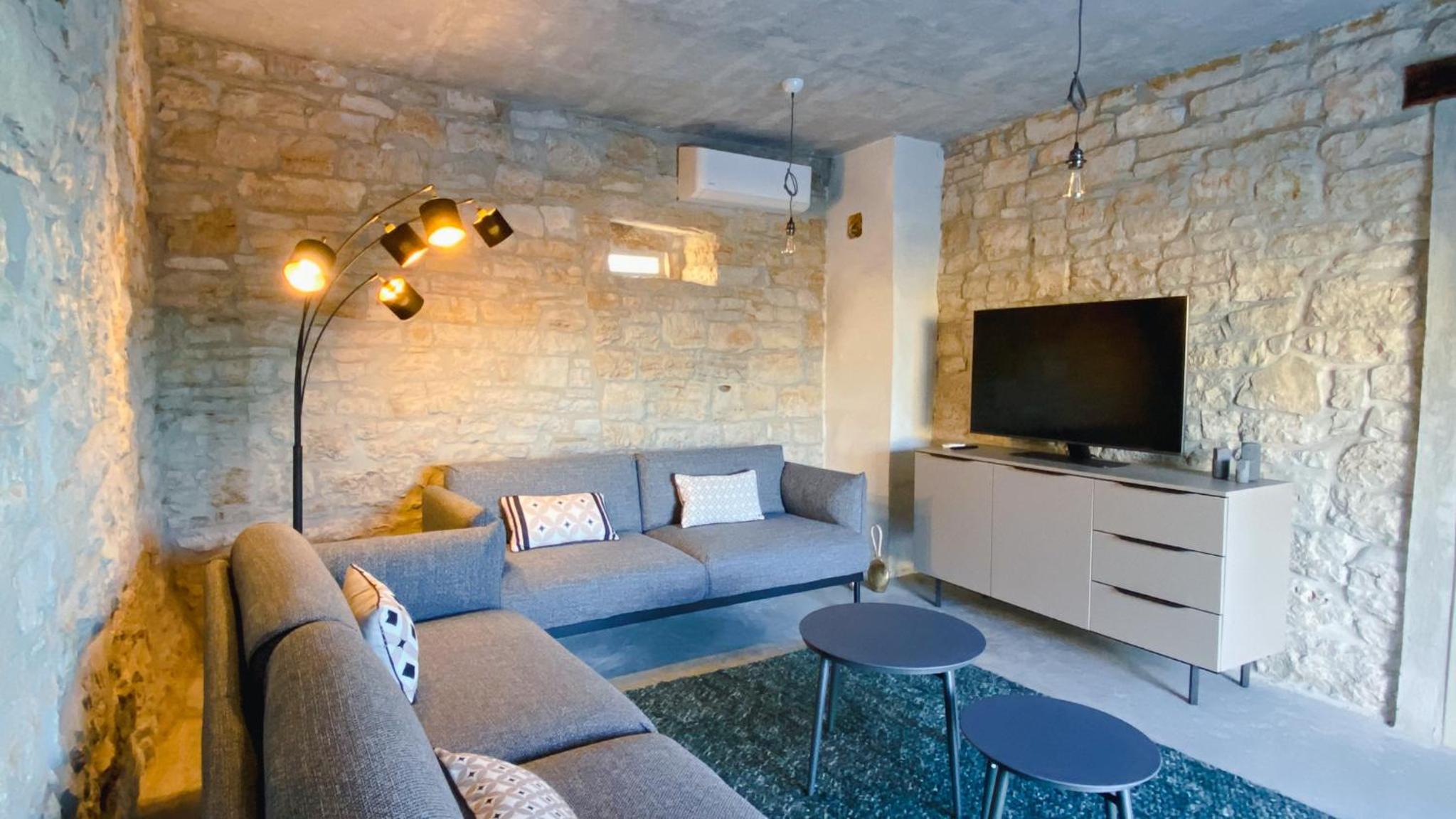Villa photo 1