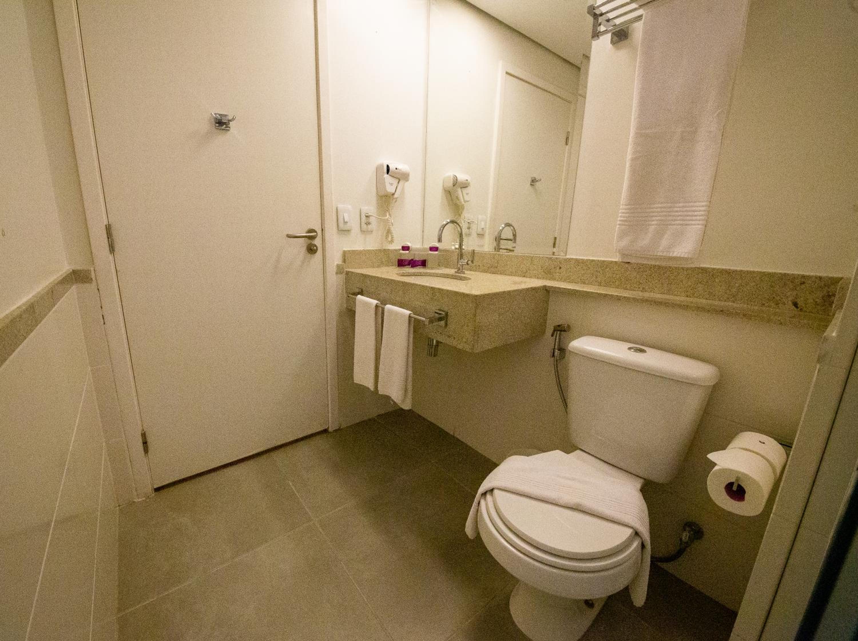 Double Room with Two Double Beds photo 2