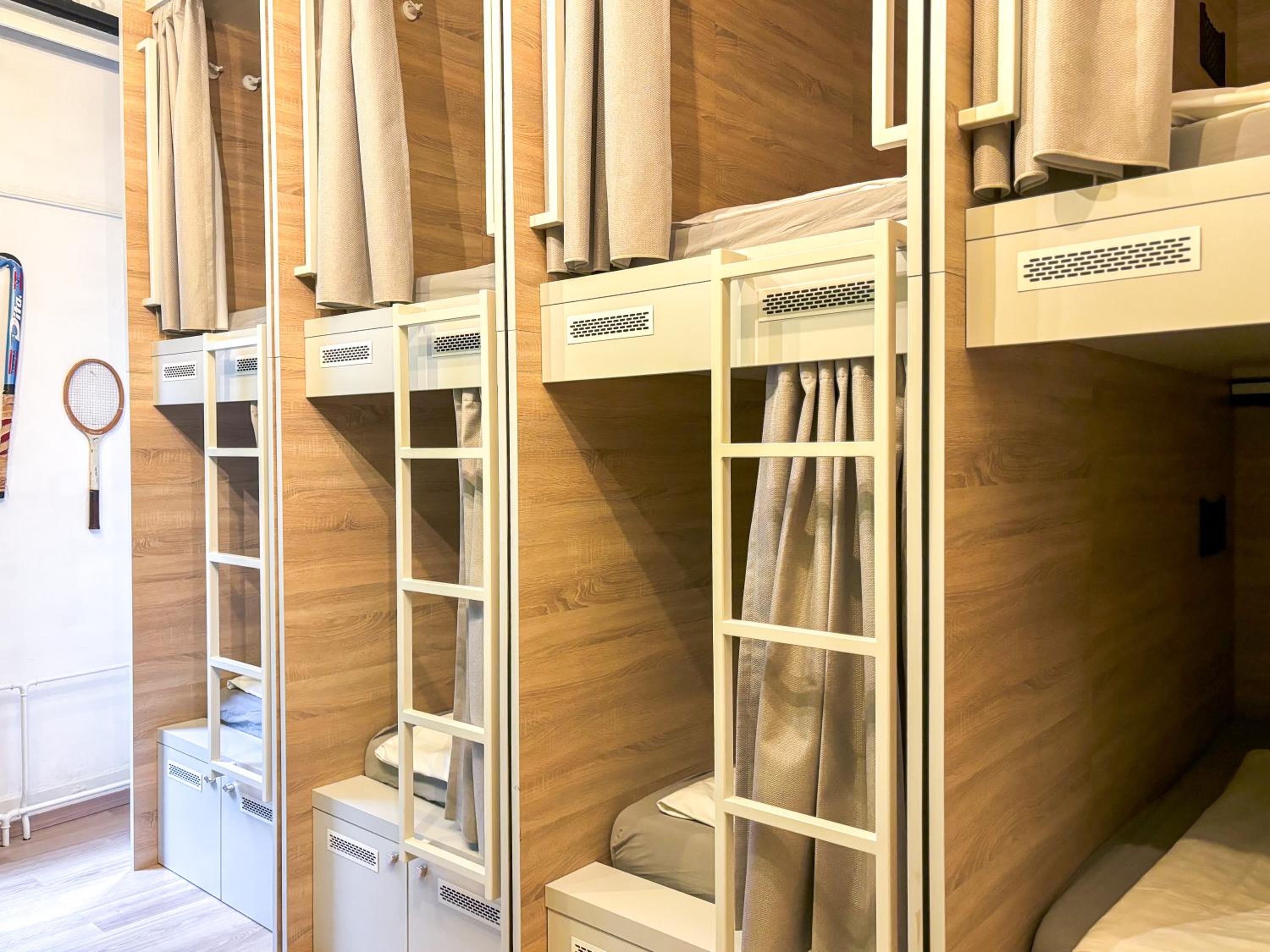 Pod in 8-Bed Mixed Dormitory Room