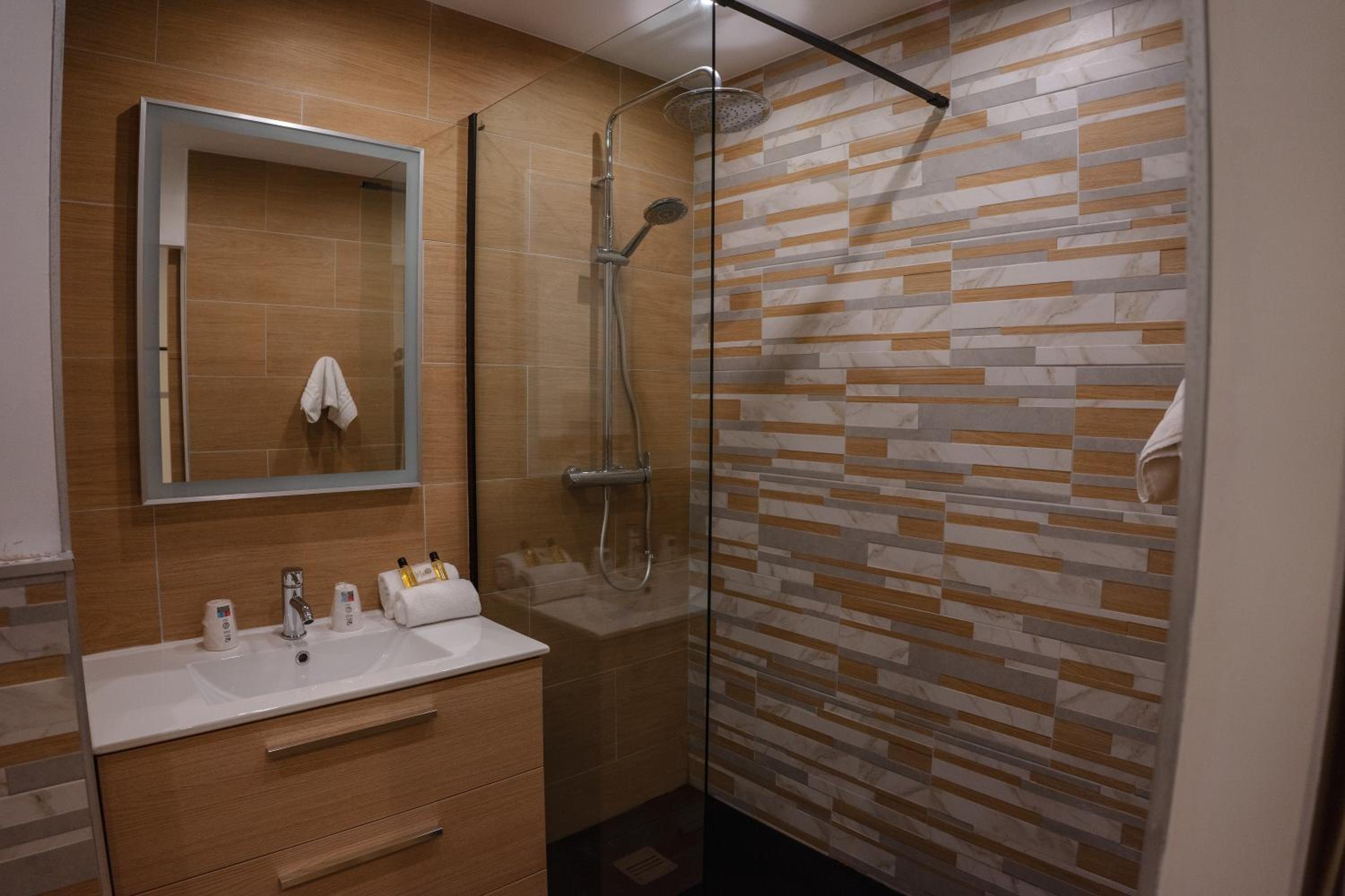 Elegance Double Room - Photo 2