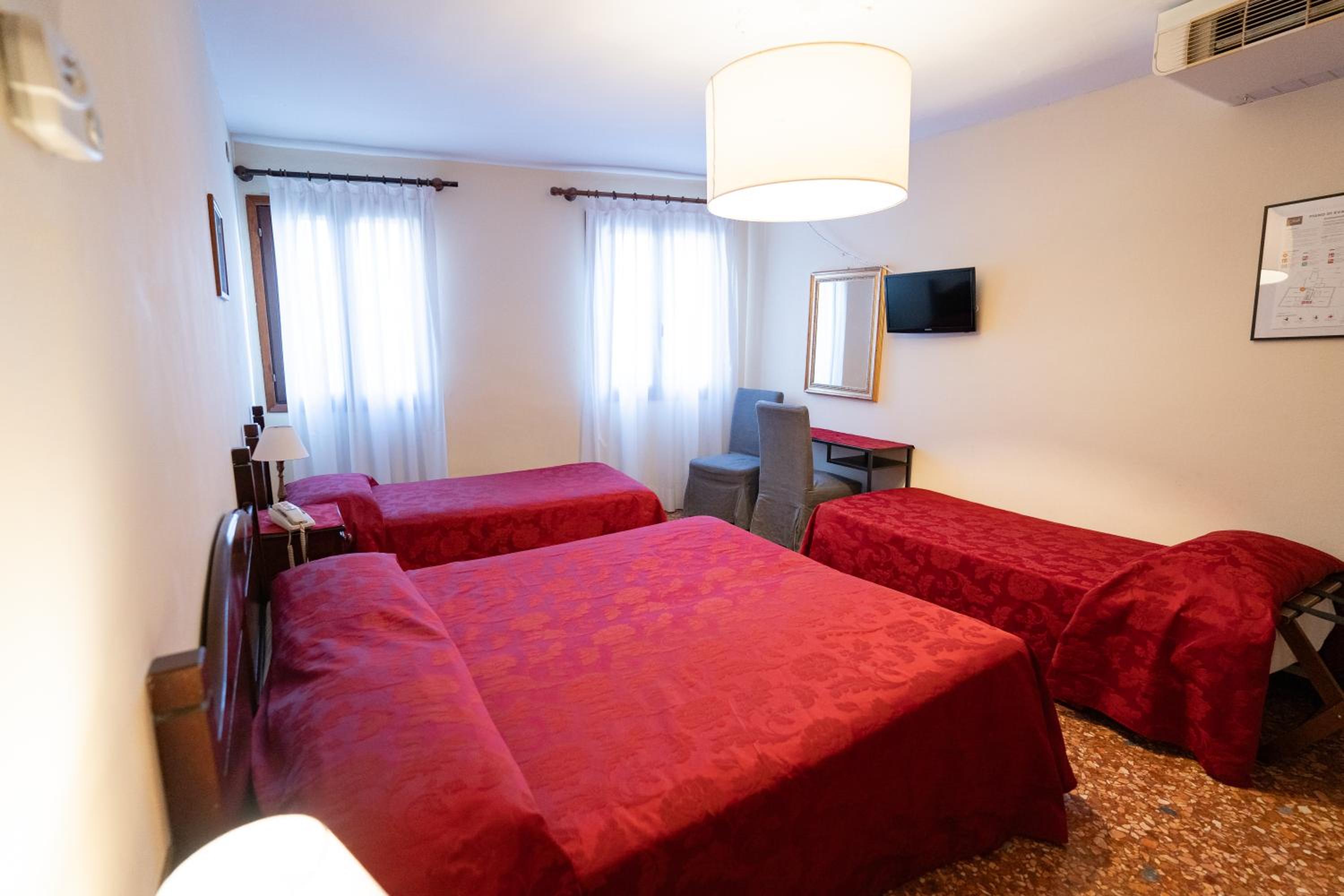 Quadruple Room photo 3
