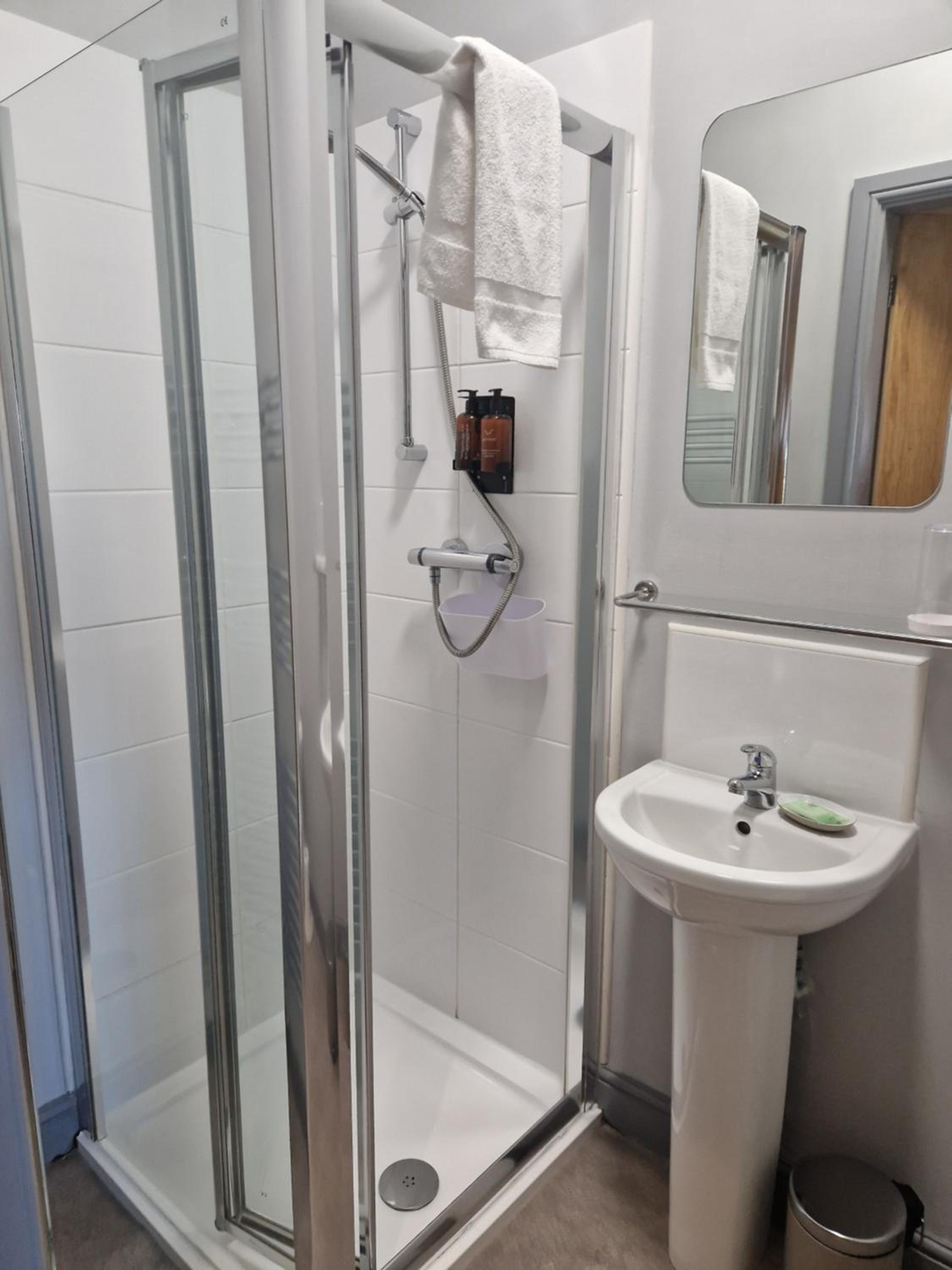 Double Room - Photo 3