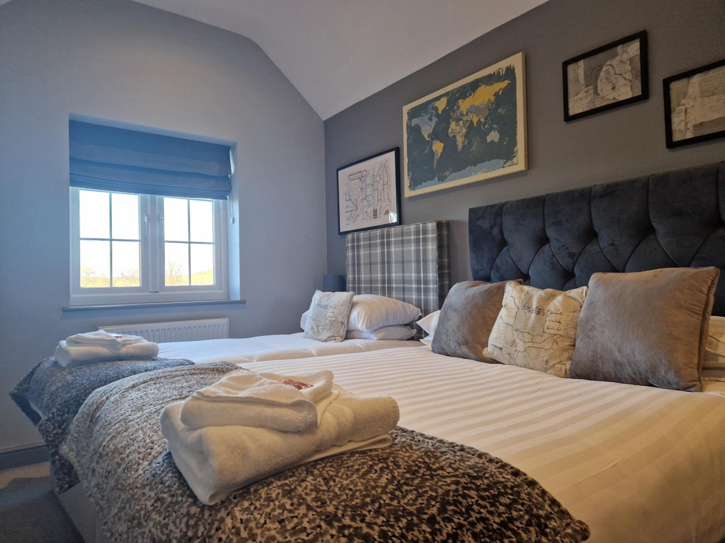 Standard Twin Room - Photo 2
