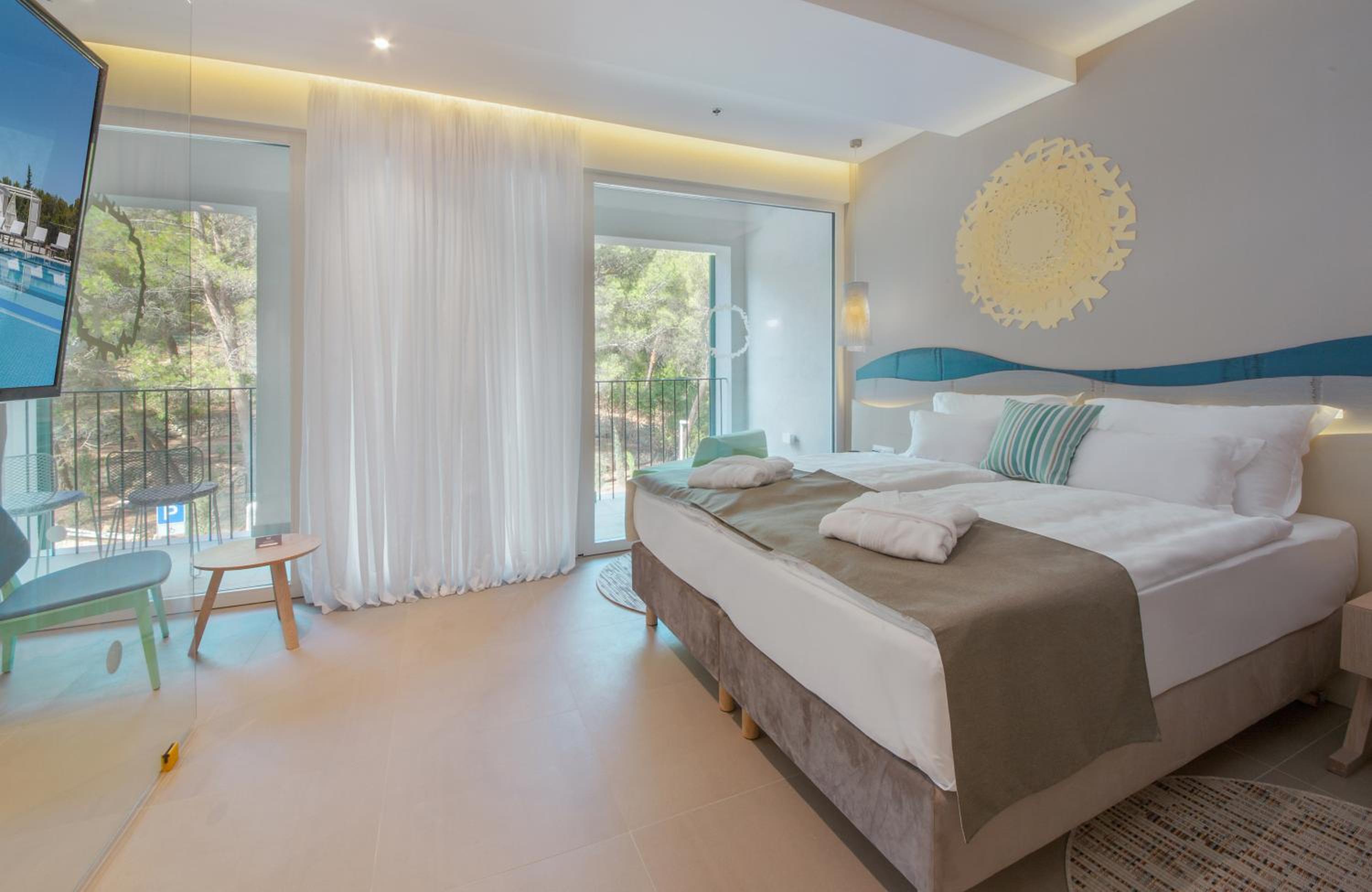 Standard Double Room with Balcony photo 2