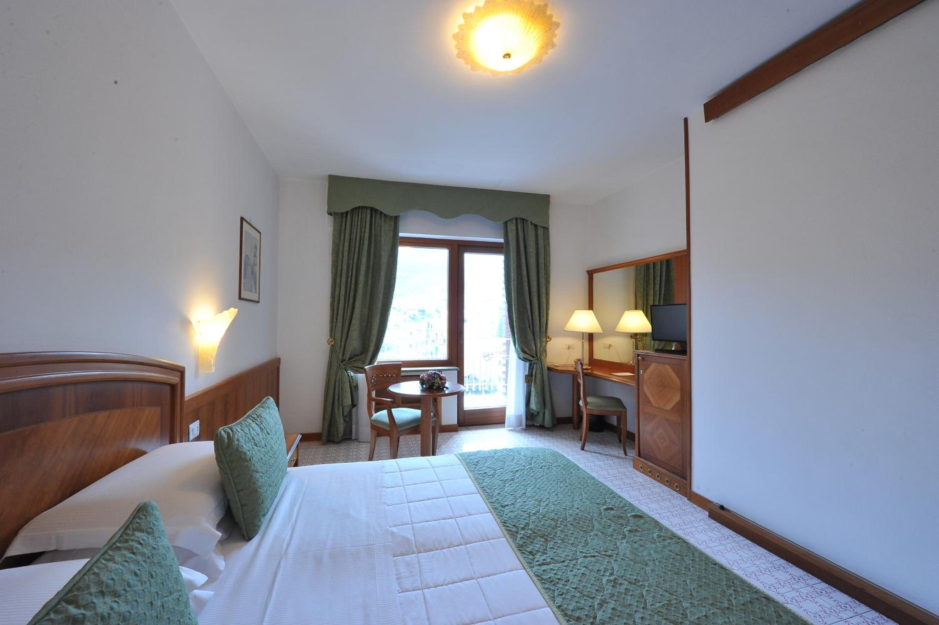 Classic Double or Twin Room - Photo 1